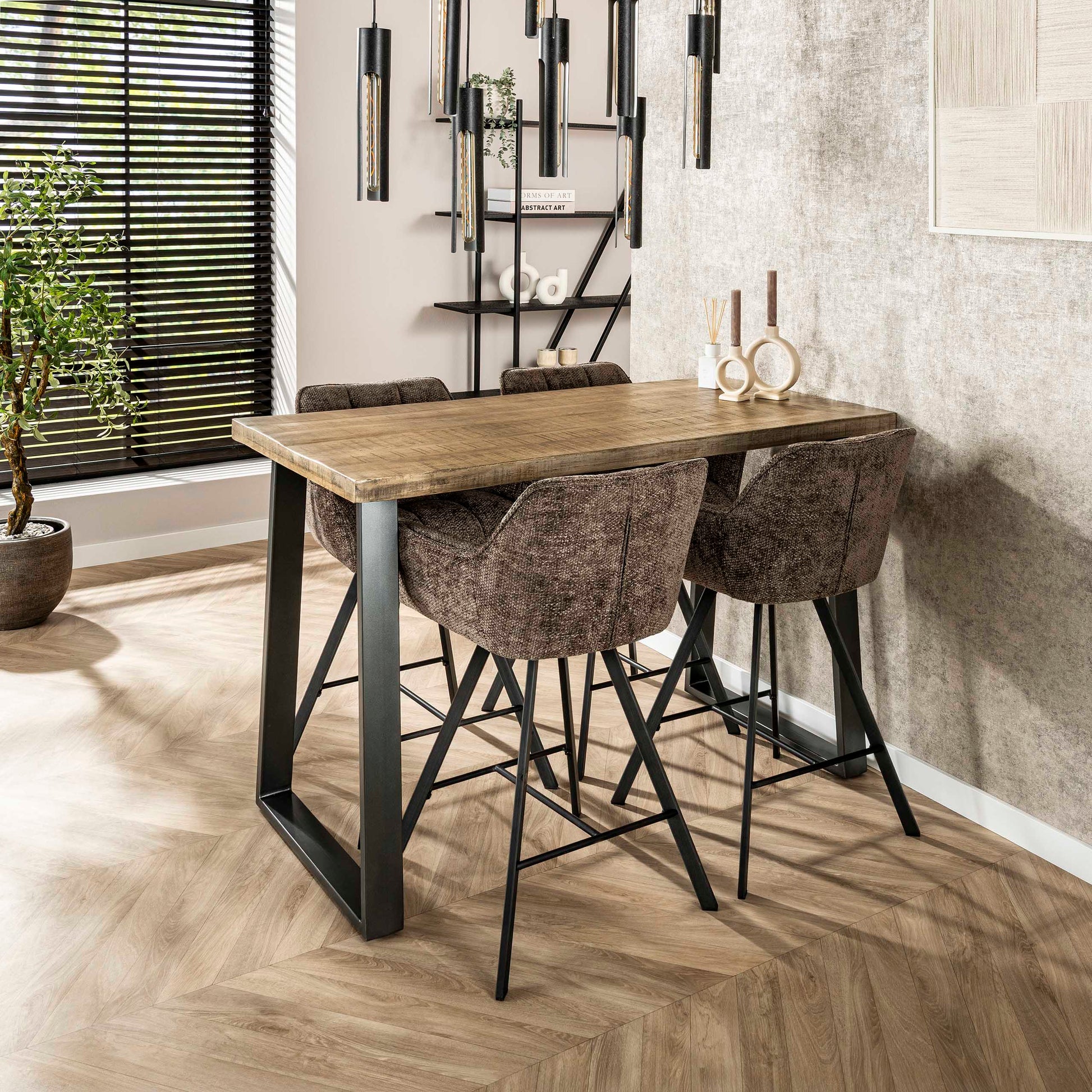 Bartafel Massief trapeziumvorm 135cm / Massief mango antiek – afbeelding 1