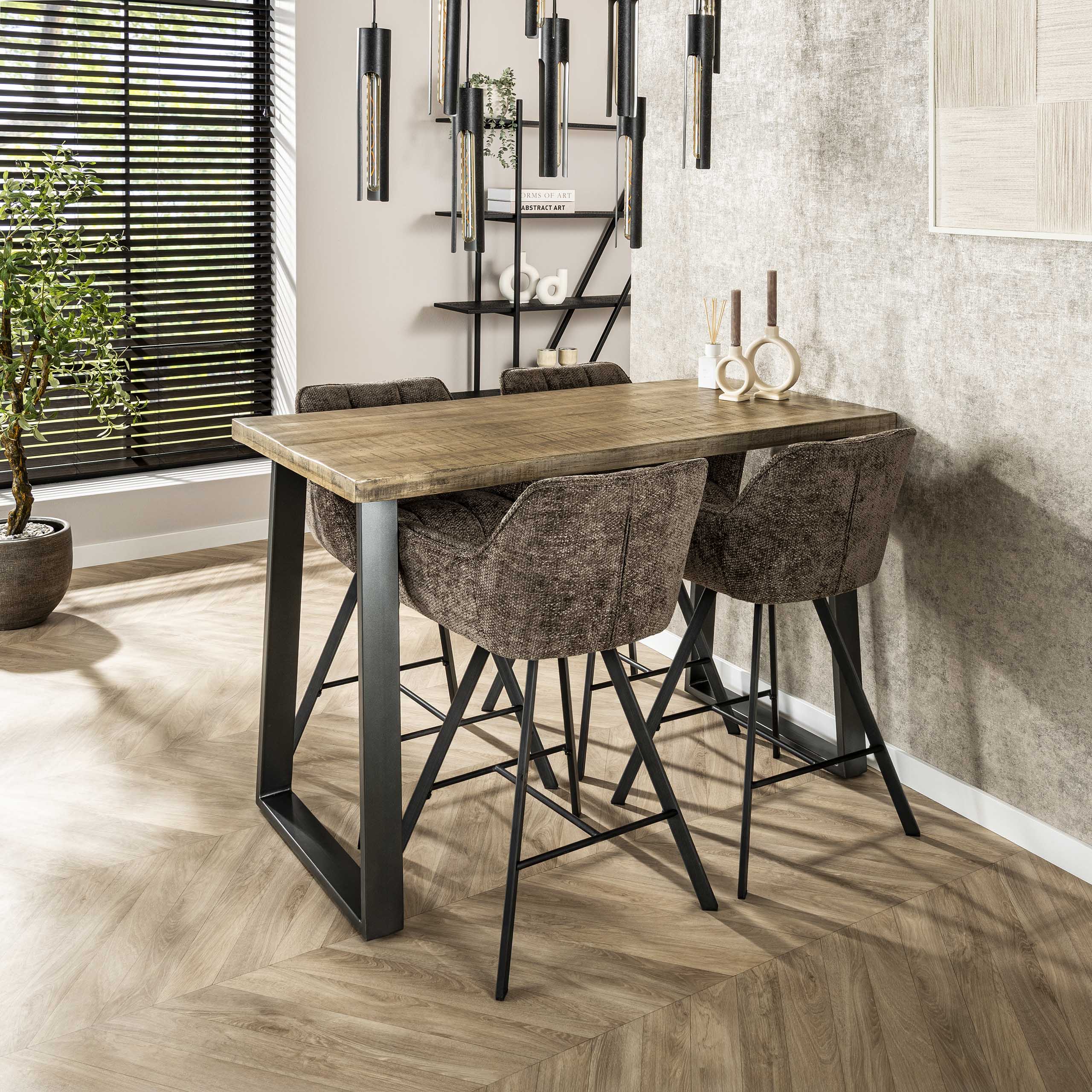 Bartafel Massief trapeziumvorm 135cm / Massief mango antiek – afbeelding 1