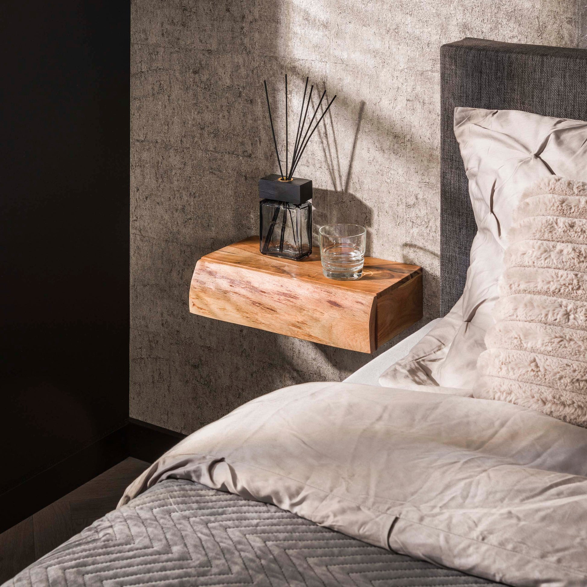 Nachtkastje Tree L 1 lade set van 2 / Massief acacia – afbeelding 1
