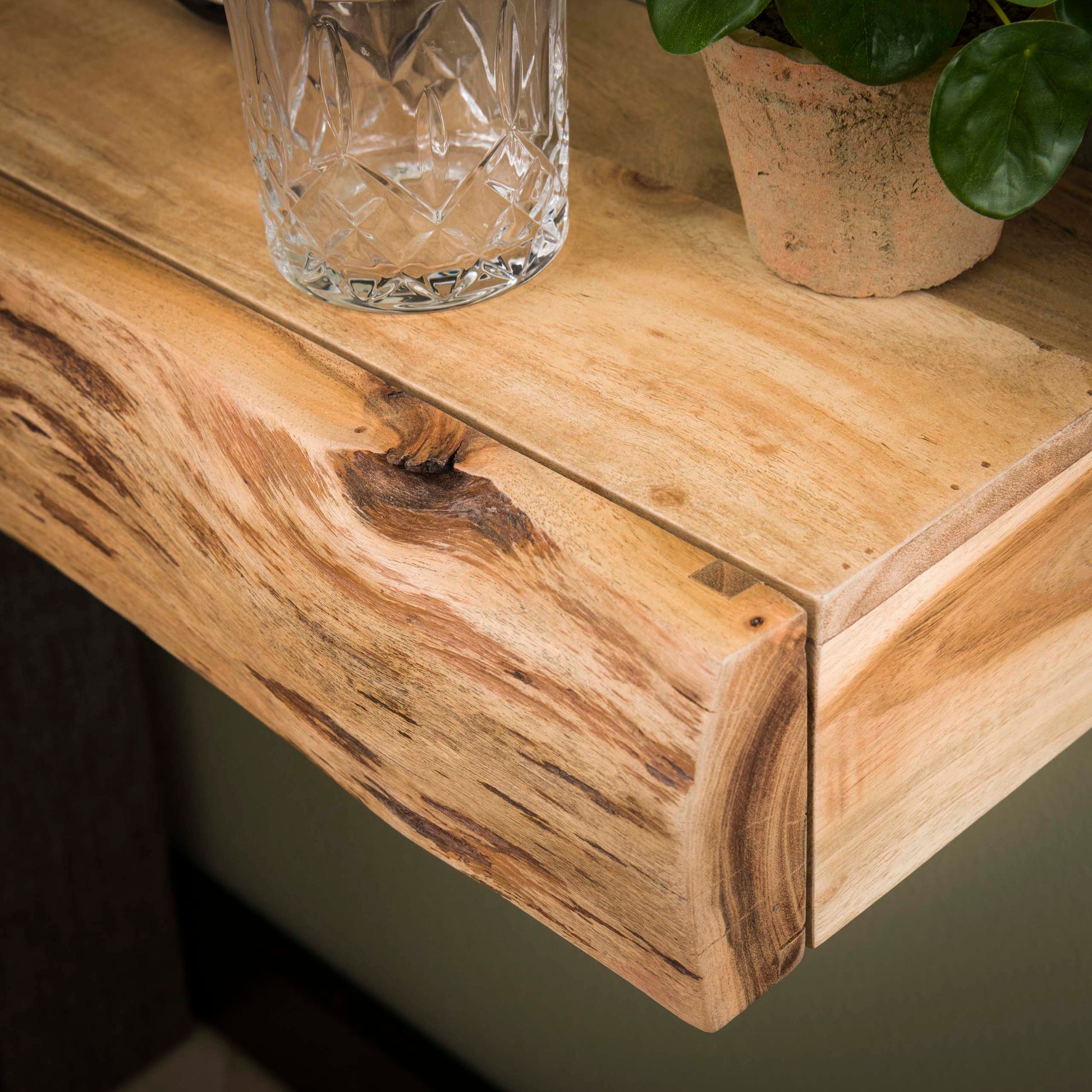 Nachtkastje Tree L 1 lade set van 2 / Massief acacia – afbeelding 4