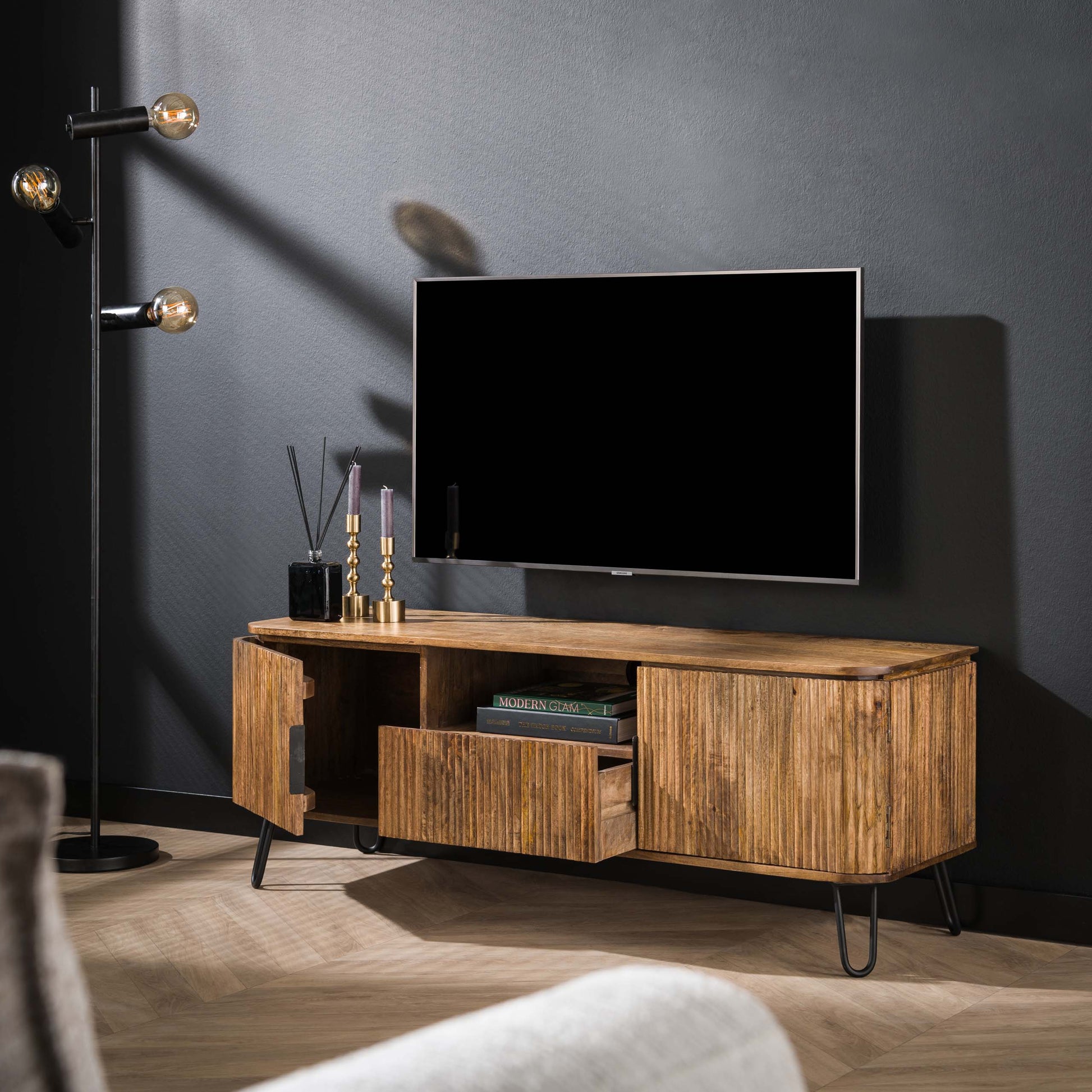 TV-meubel Wave 1 lade + 2 deuren / Massief mango zand – afbeelding 2