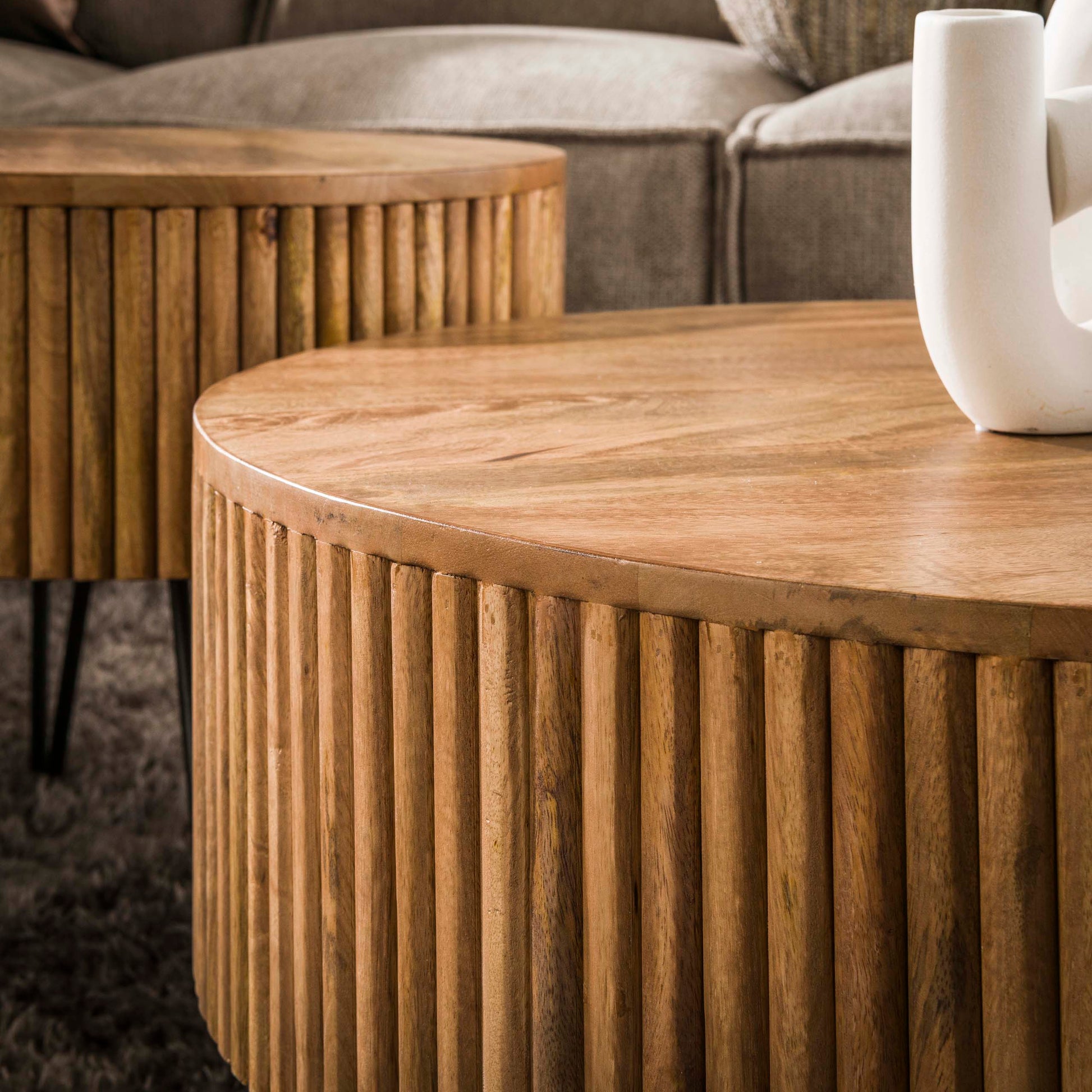 Salontafel Wave rond set van 2 / Massief mango zand – afbeelding 2