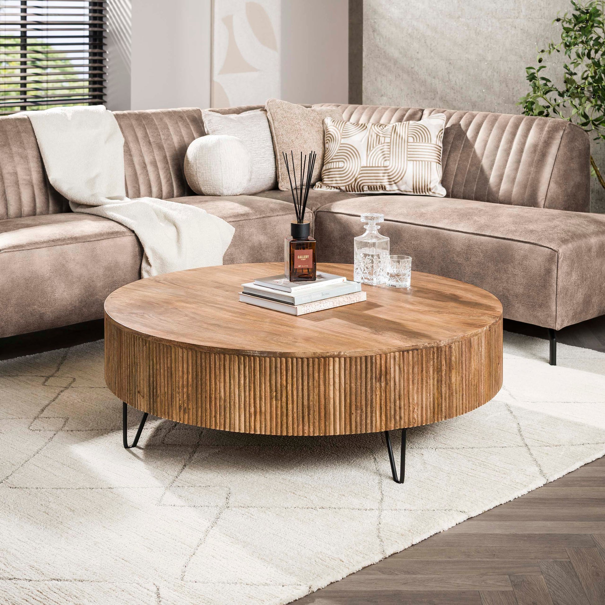 Salontafel Wave Ø120cm / Massief mango zand – afbeelding 1