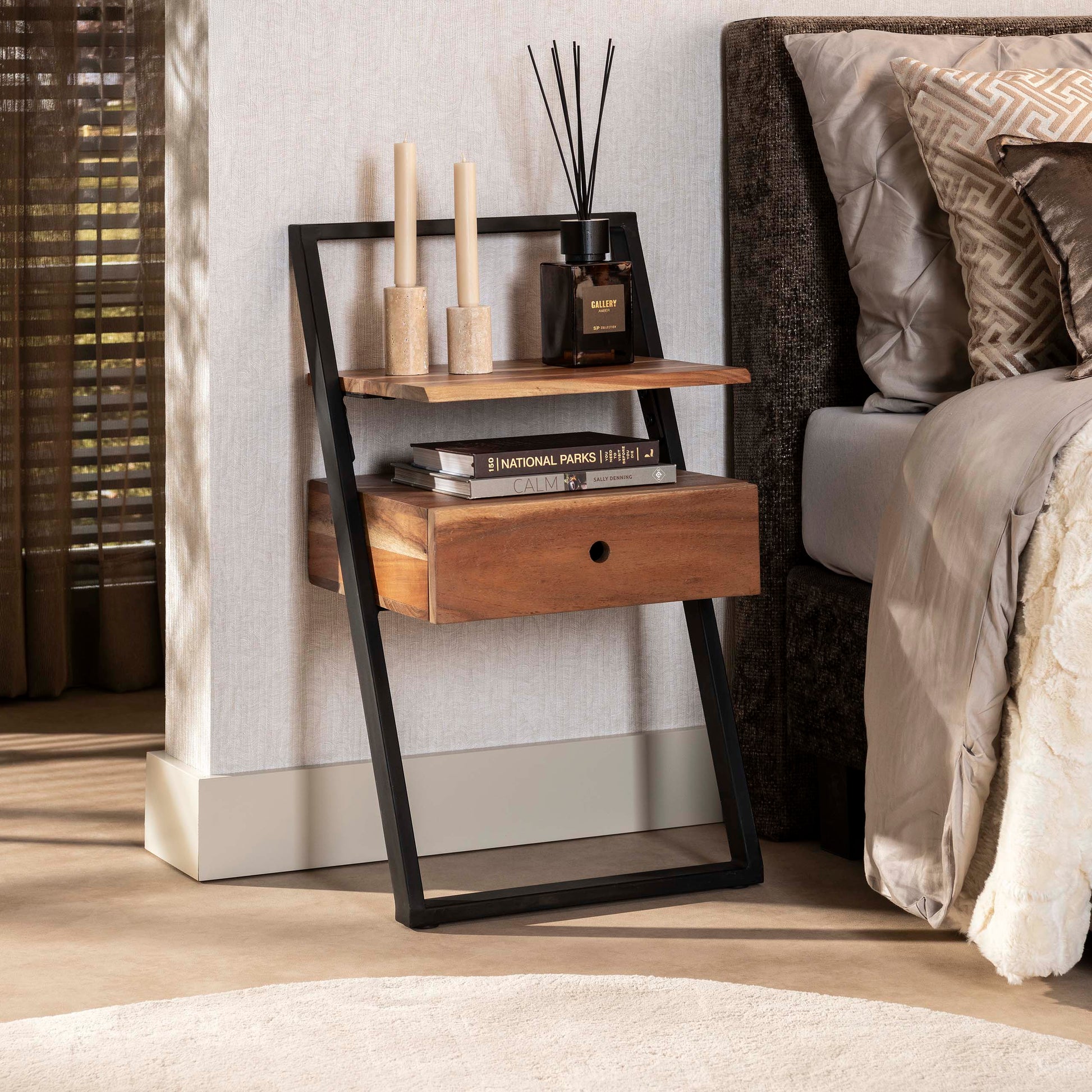 Nachtkastje Lean 1 lade / Massief acacia – afbeelding 1