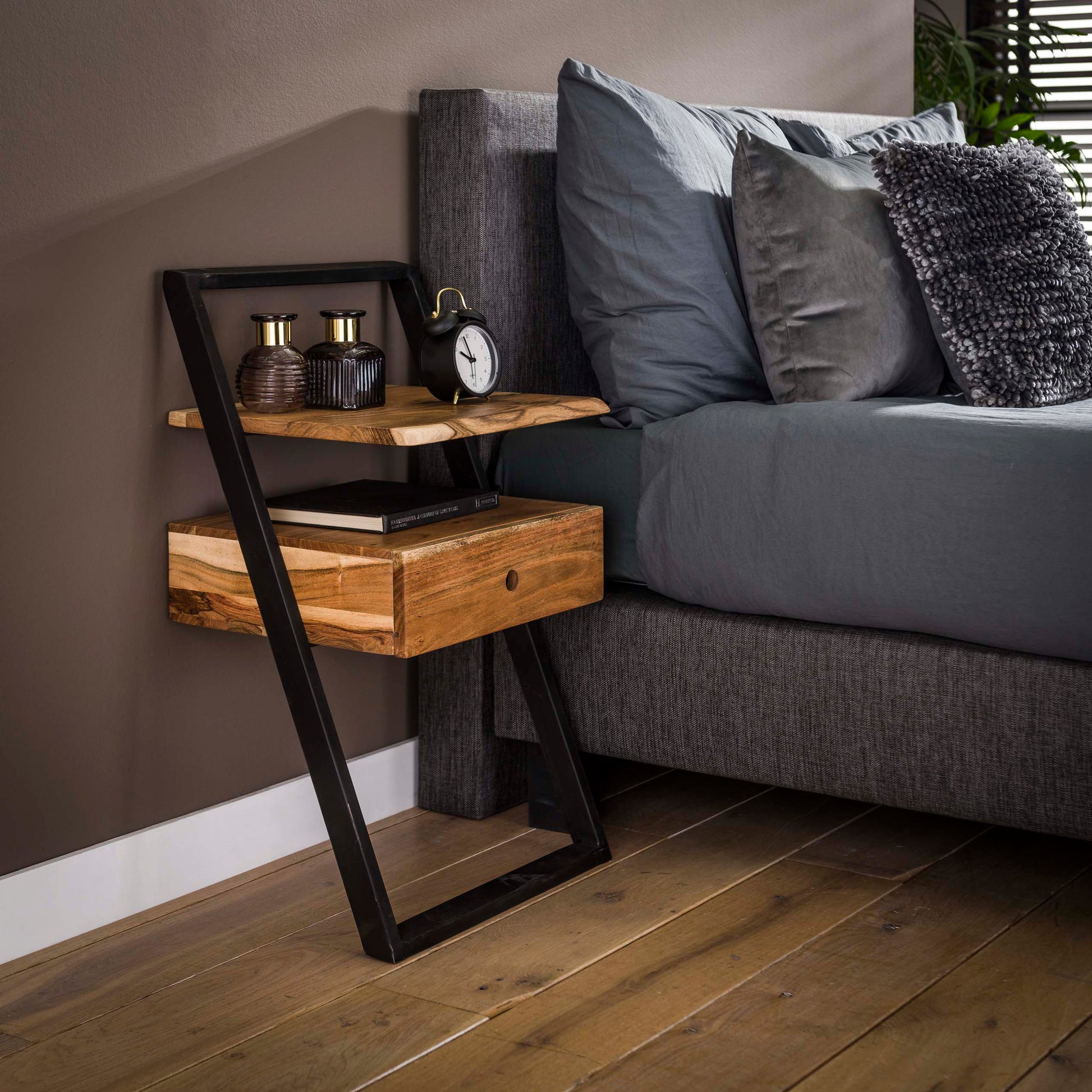 Nachtkastje Lean 1 lade / Massief acacia – afbeelding 3