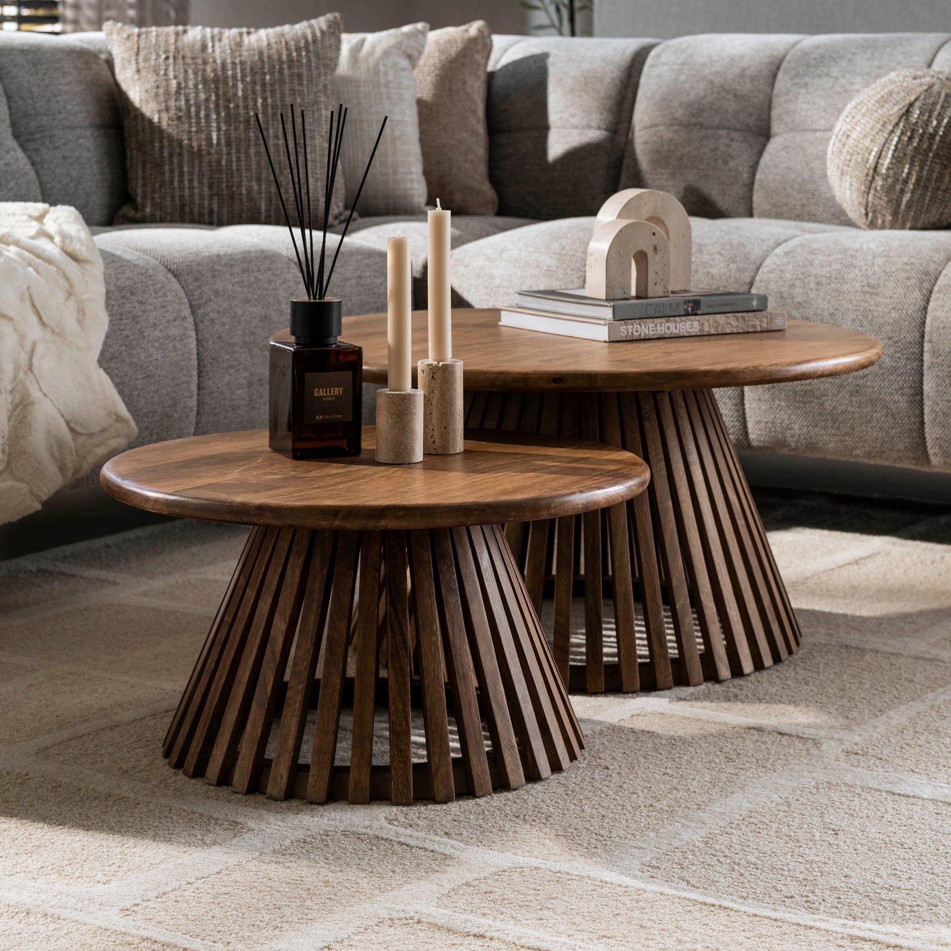 Salontafel Tweak Cone set van 2 / Massief mango zand – afbeelding 1