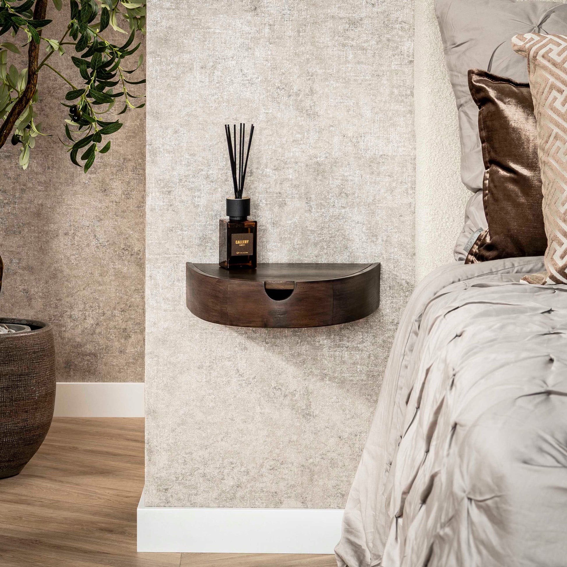 Nachtkastje Cove zwevend 1 lade verpakt per 2 / Massief acacia glaze brown – afbeelding 1