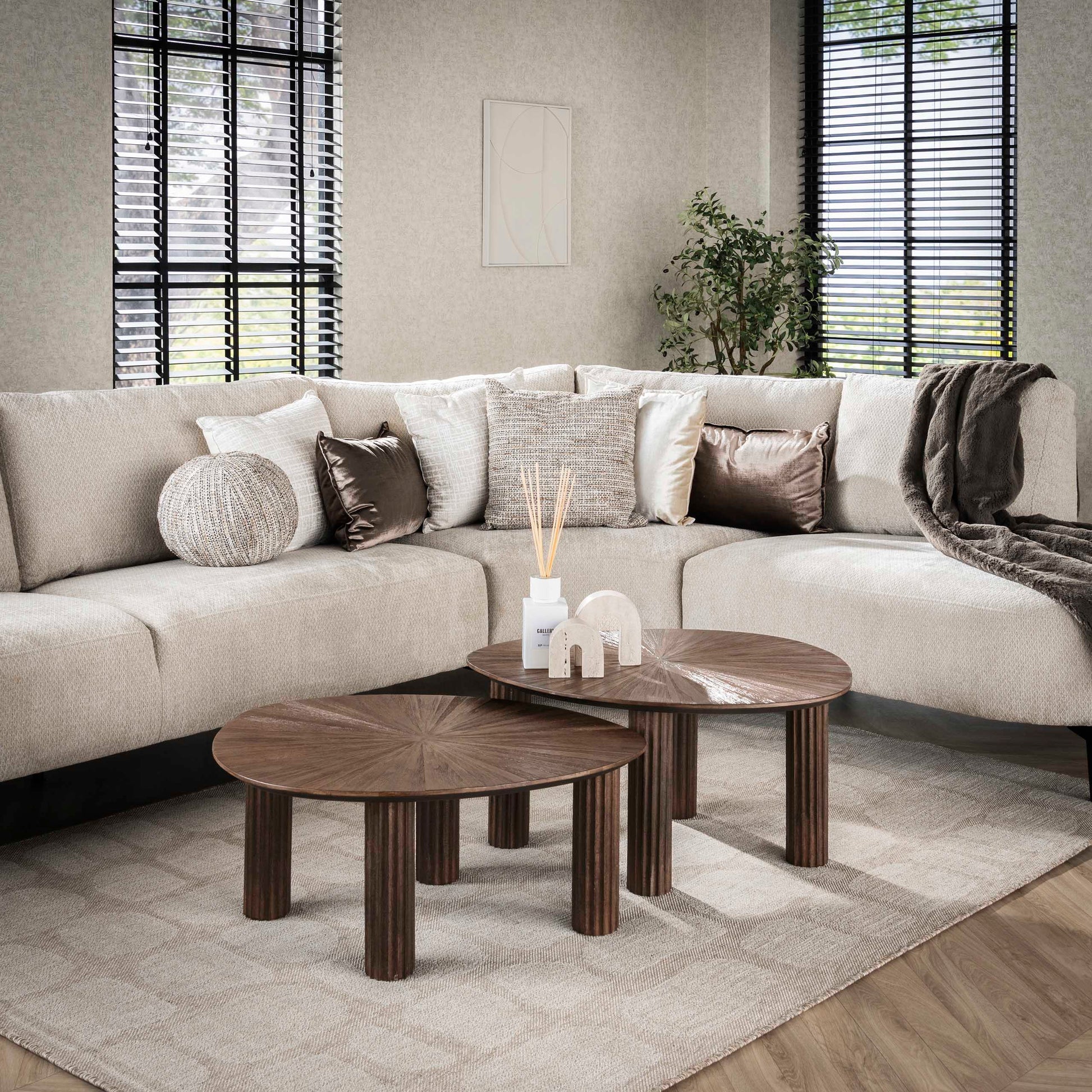 Salontafel Maya Teak driehoekig set van 2 / Massief teak espresso – afbeelding 1