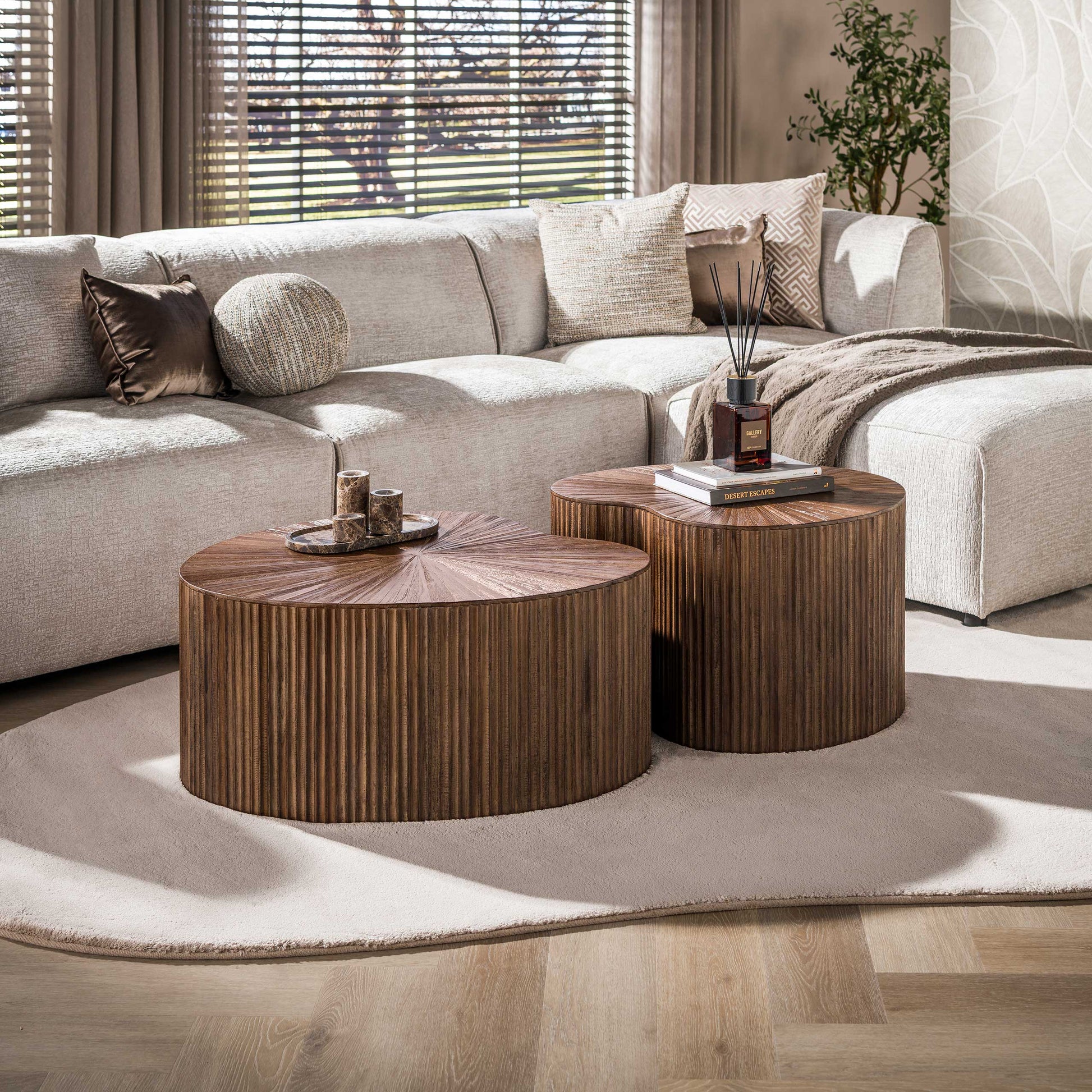 Salontafel Maya Teak niervormig set van 2 / Massief teak espresso – afbeelding 1