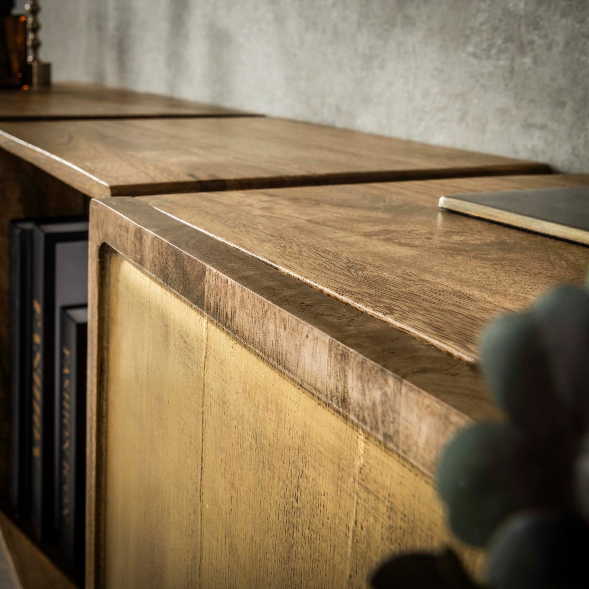 Dressoir Brass 2 deuren / Massief mango zand – afbeelding 3