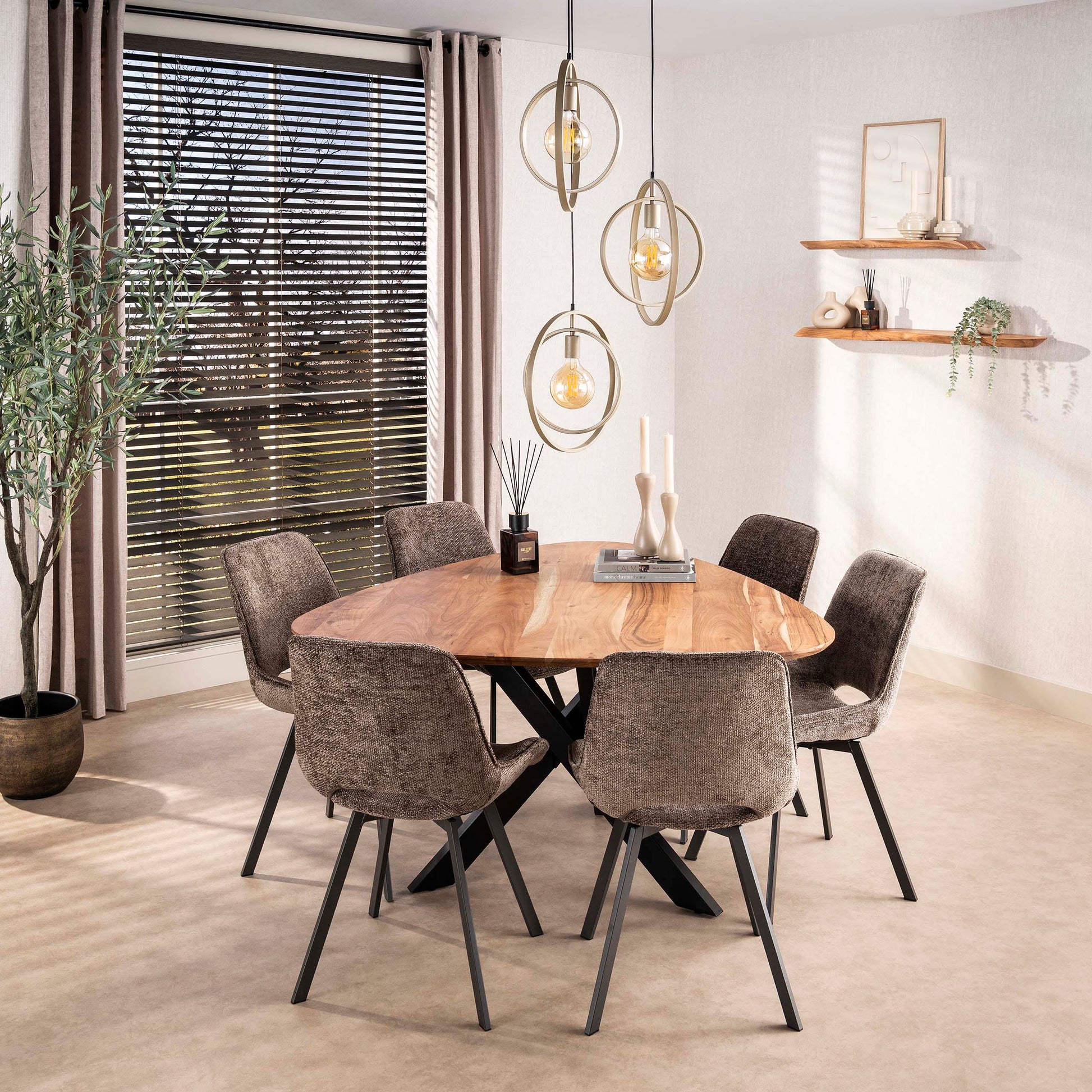 Eettafel Triangle 135x135cm / Massief acacia – afbeelding 2