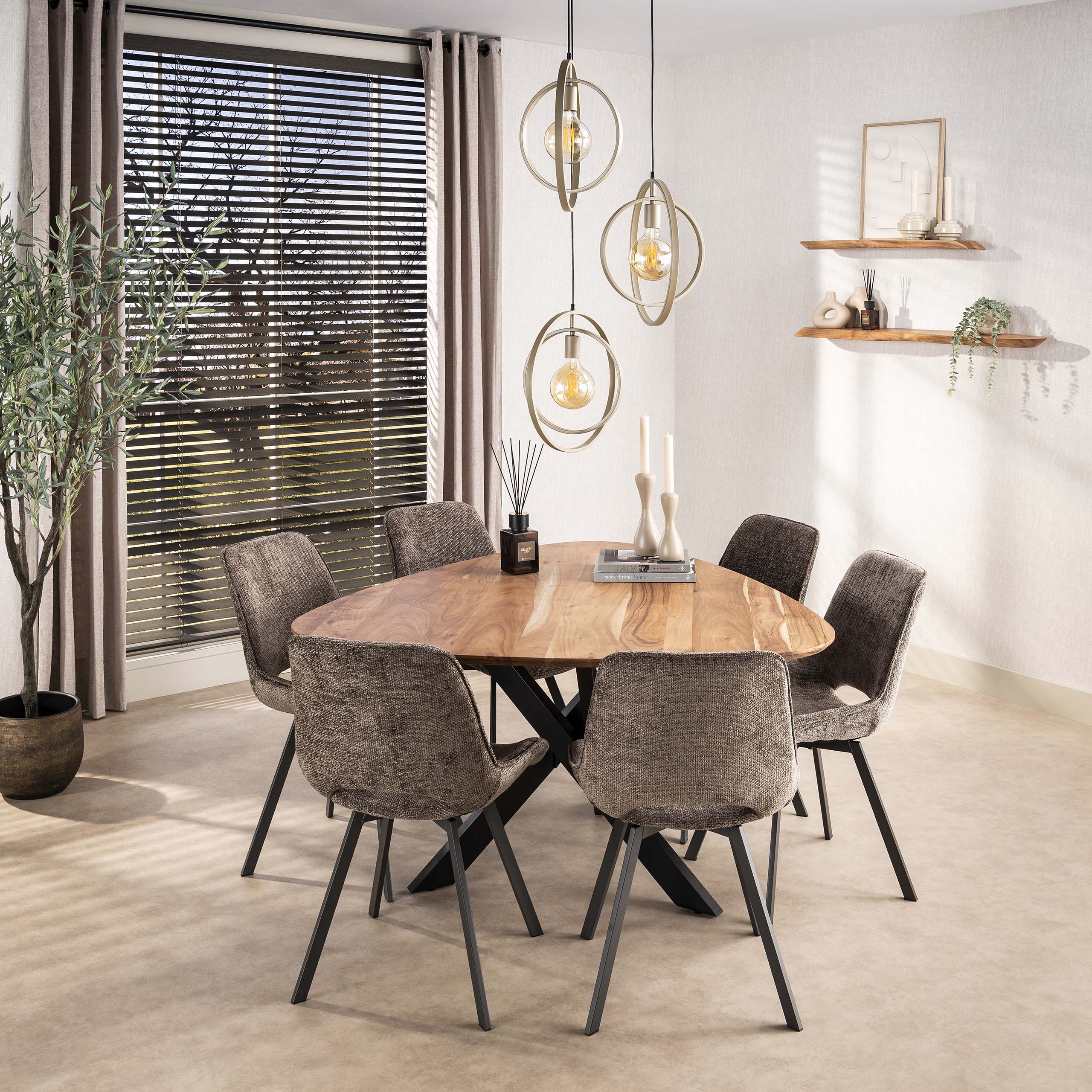 Eettafel Triangle 135x135cm / Massief acacia – afbeelding 2