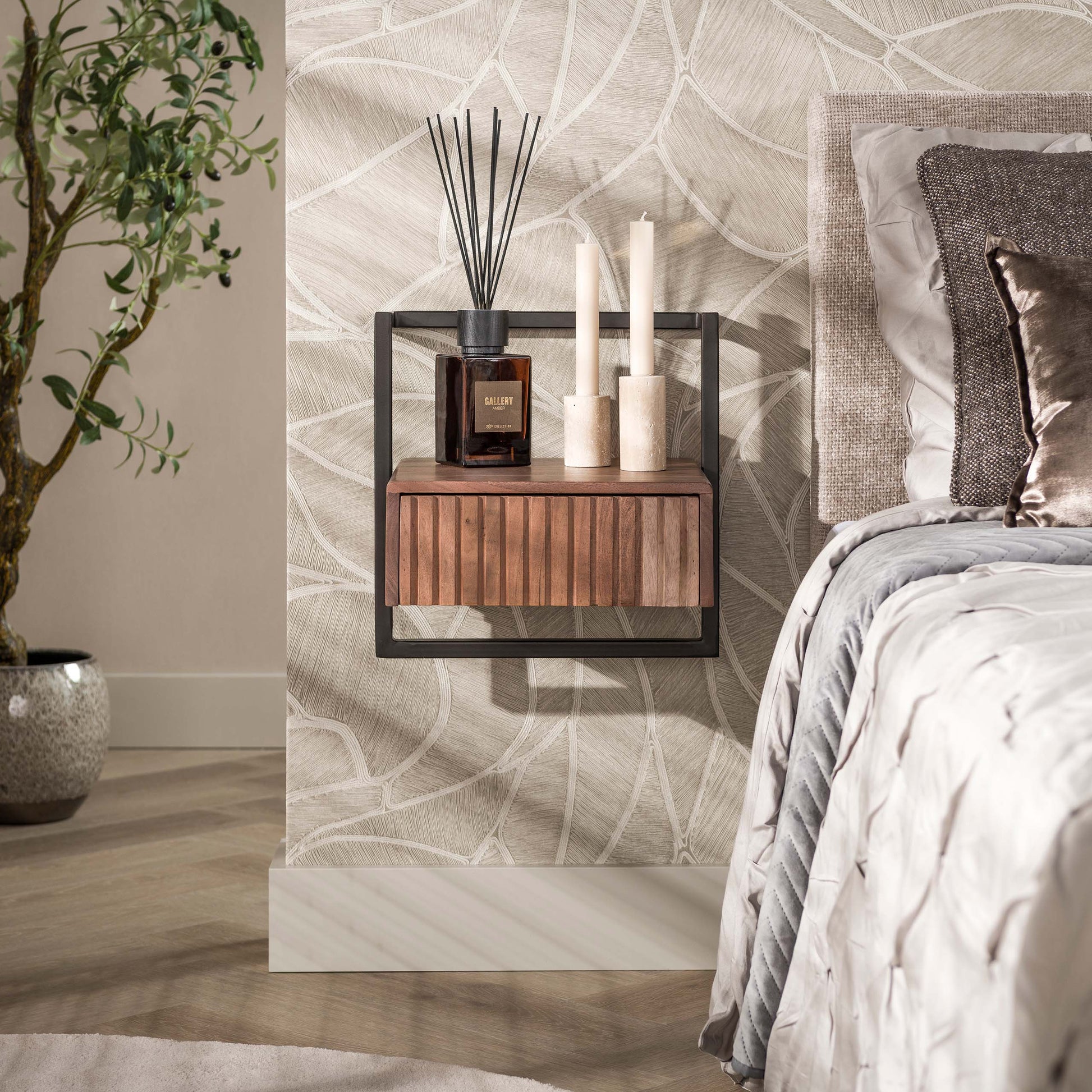 Nachtkastje Carve Air 1 lade / Massief acacia bruin – afbeelding 1