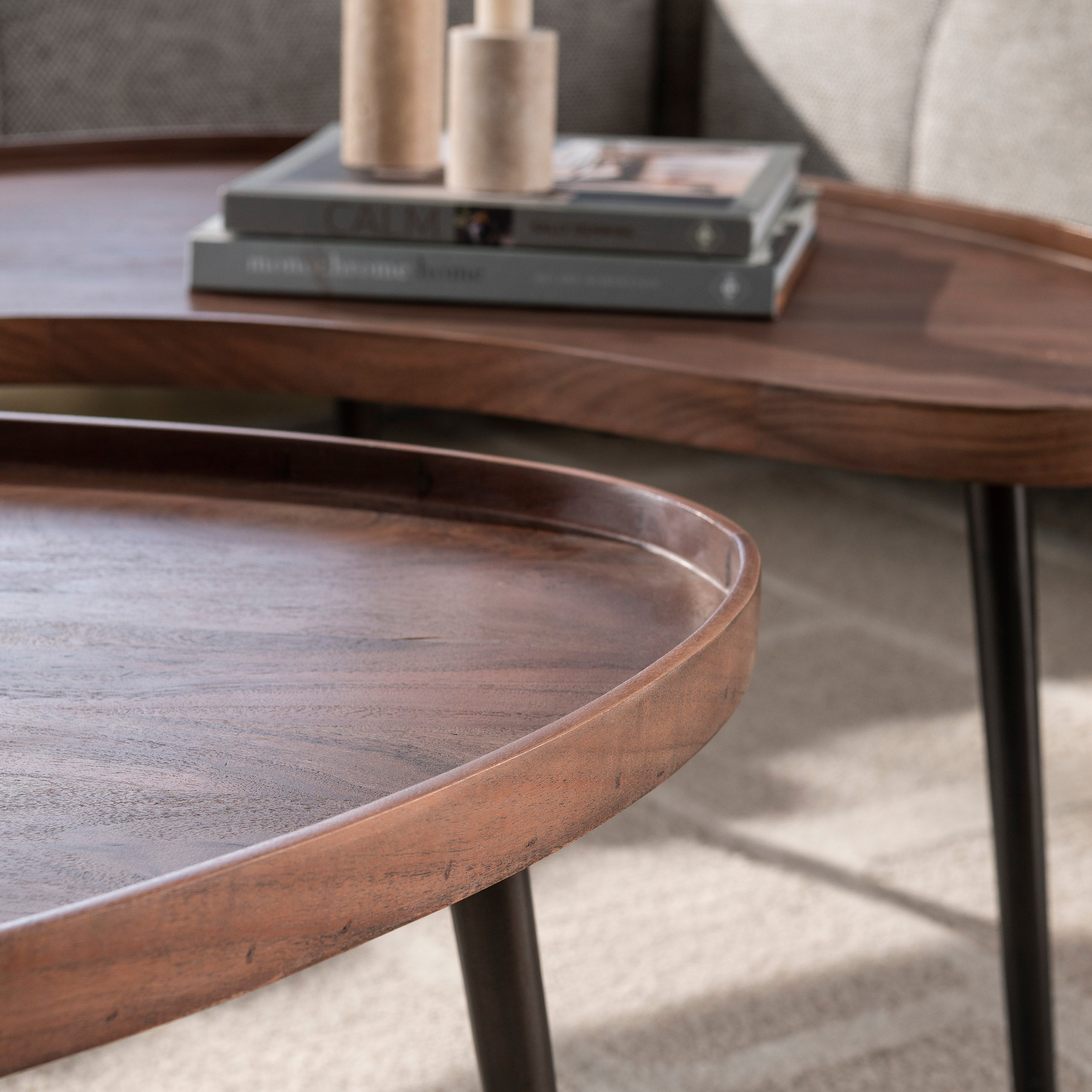 Salontafel Carve organisch set van 2 / Massief acacia bruin – afbeelding 3