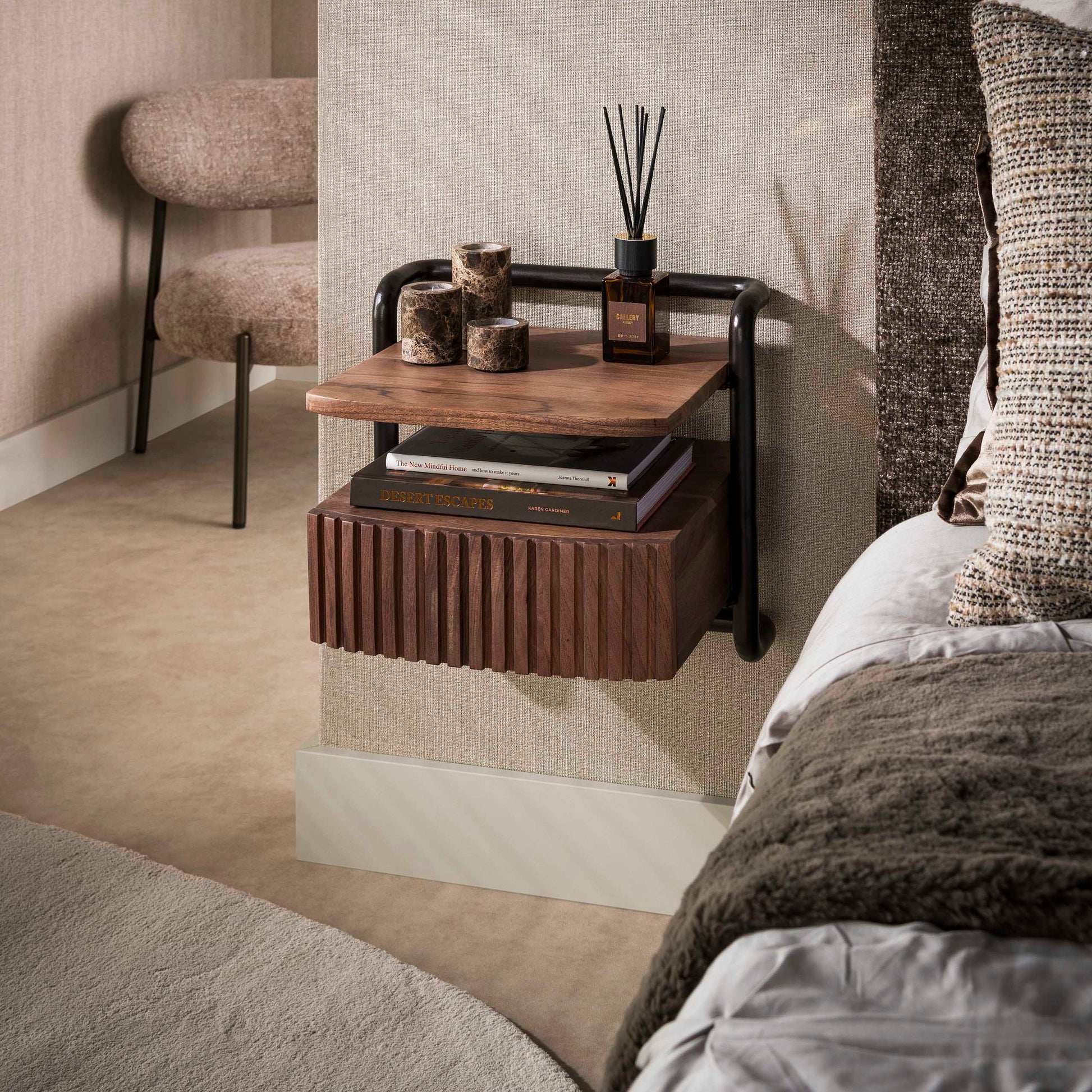 Nachtkastje Linea zwevend 1 lade / Massief acacia bruin – afbeelding 1