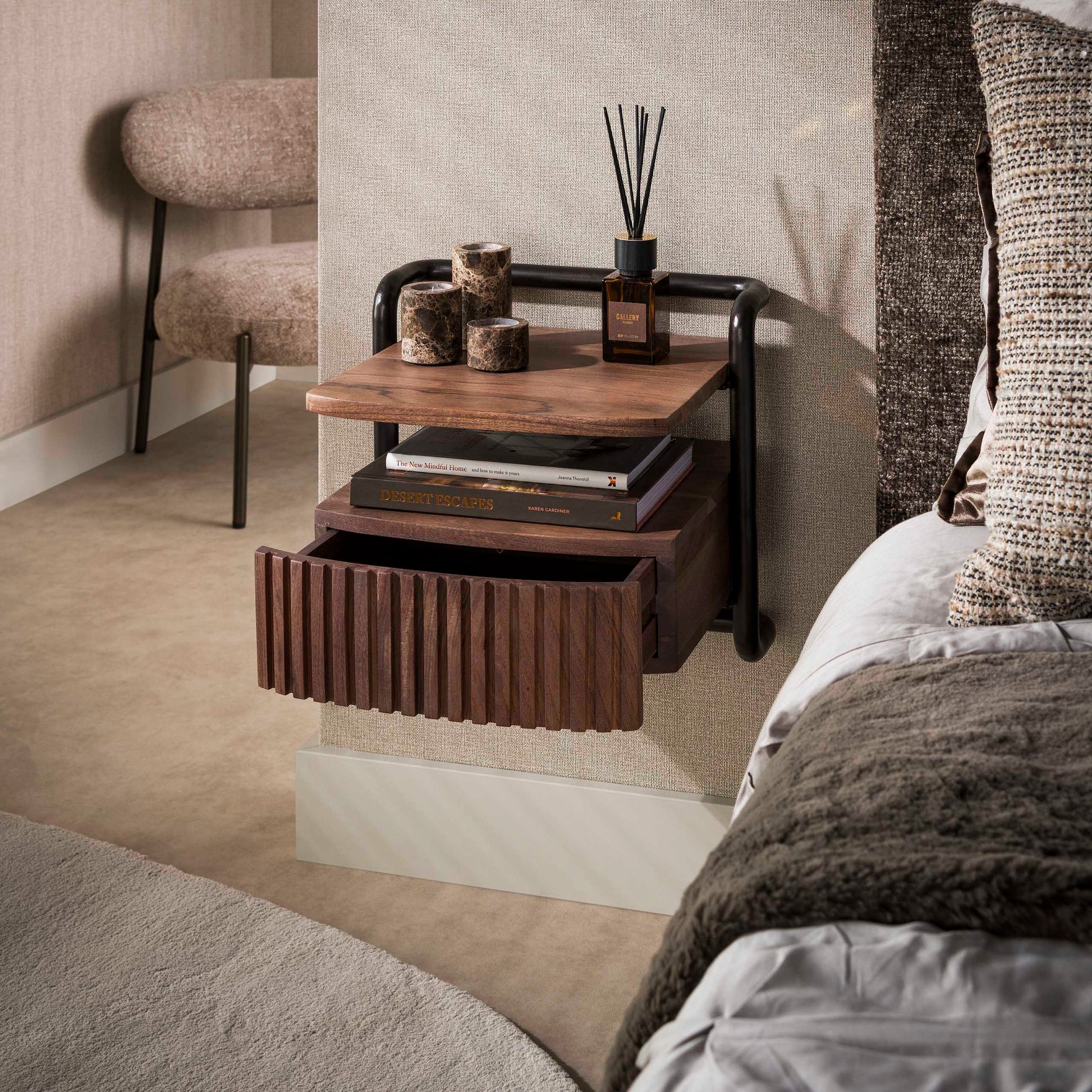 Nachtkastje Linea zwevend 1 lade / Massief acacia bruin – afbeelding 2