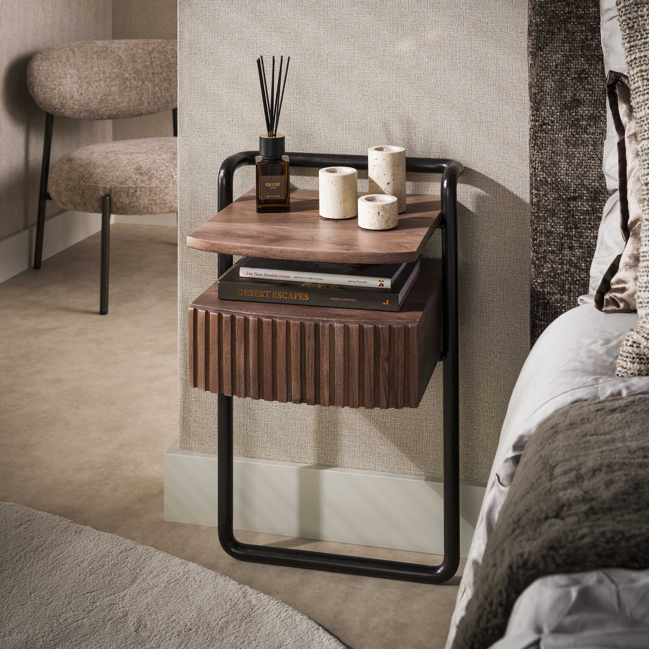 Nachtkastje Linea 1 lade / Massief acacia bruin – afbeelding 1