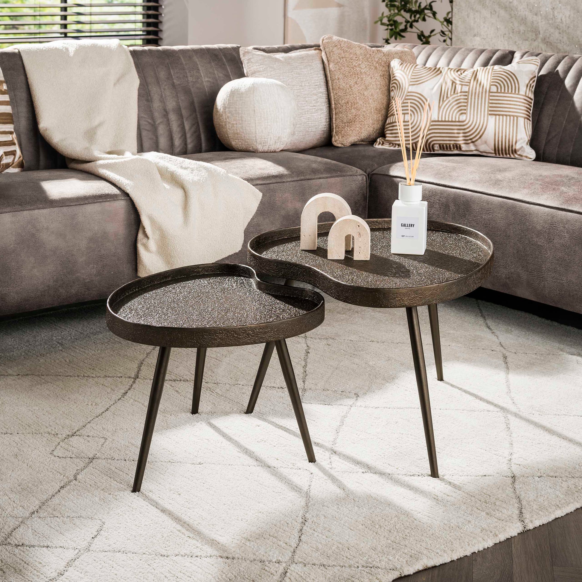 Salontafel niervormig set van 2 / Brons liquid metal – afbeelding 1