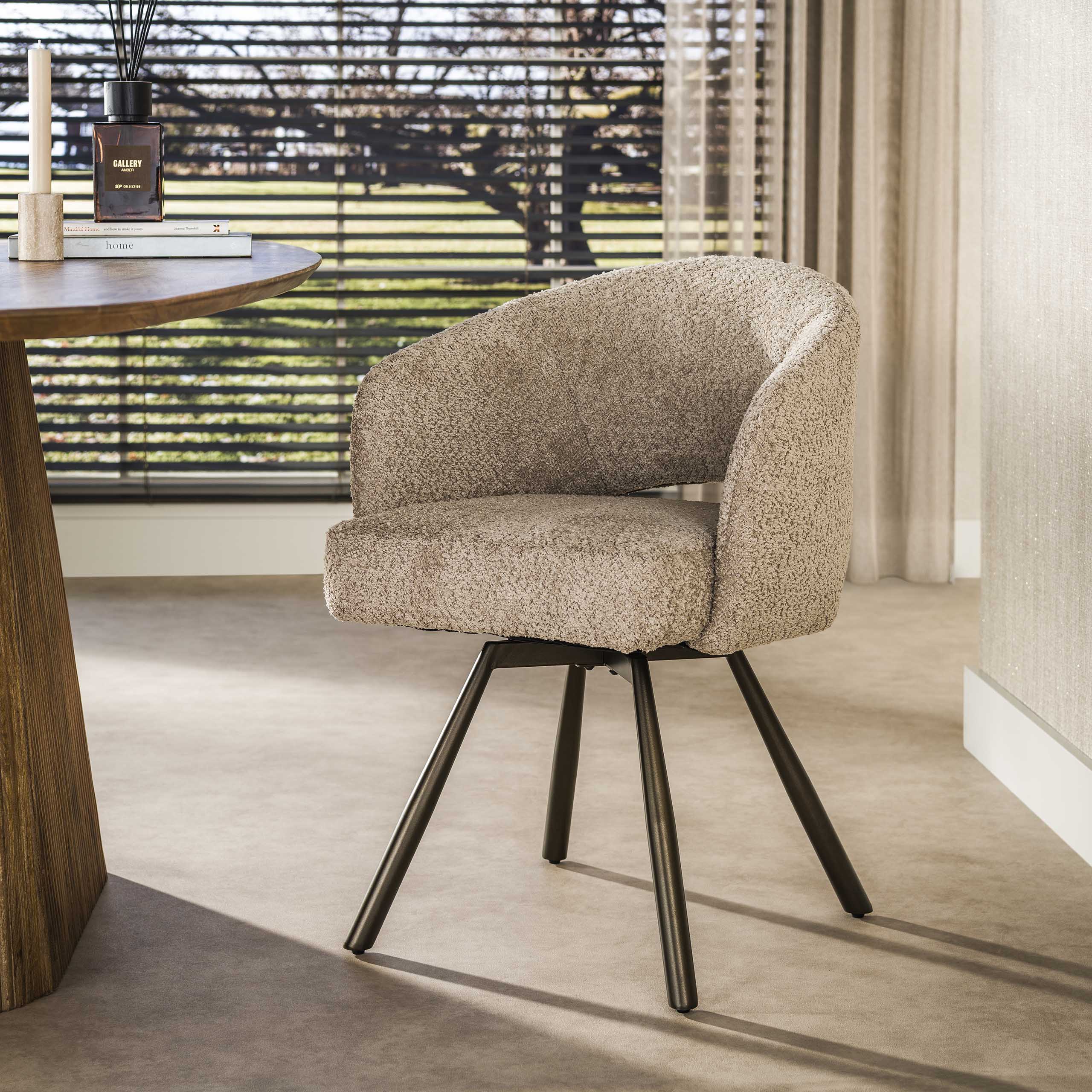 Armstoel Salon Cross draaibaar verpakt per 2 / Bouclé zand-bruin – afbeelding 1