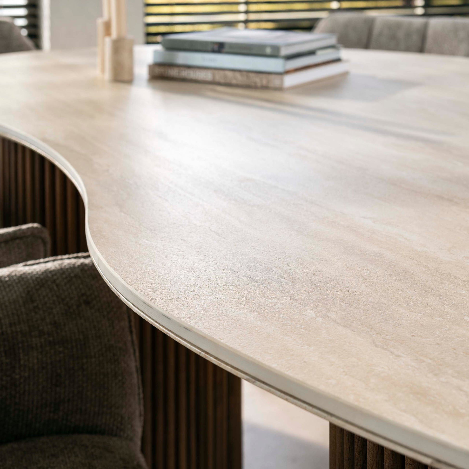 Eettafel Romano niervormig 215cm / 3D keramiek travertin – afbeelding 2