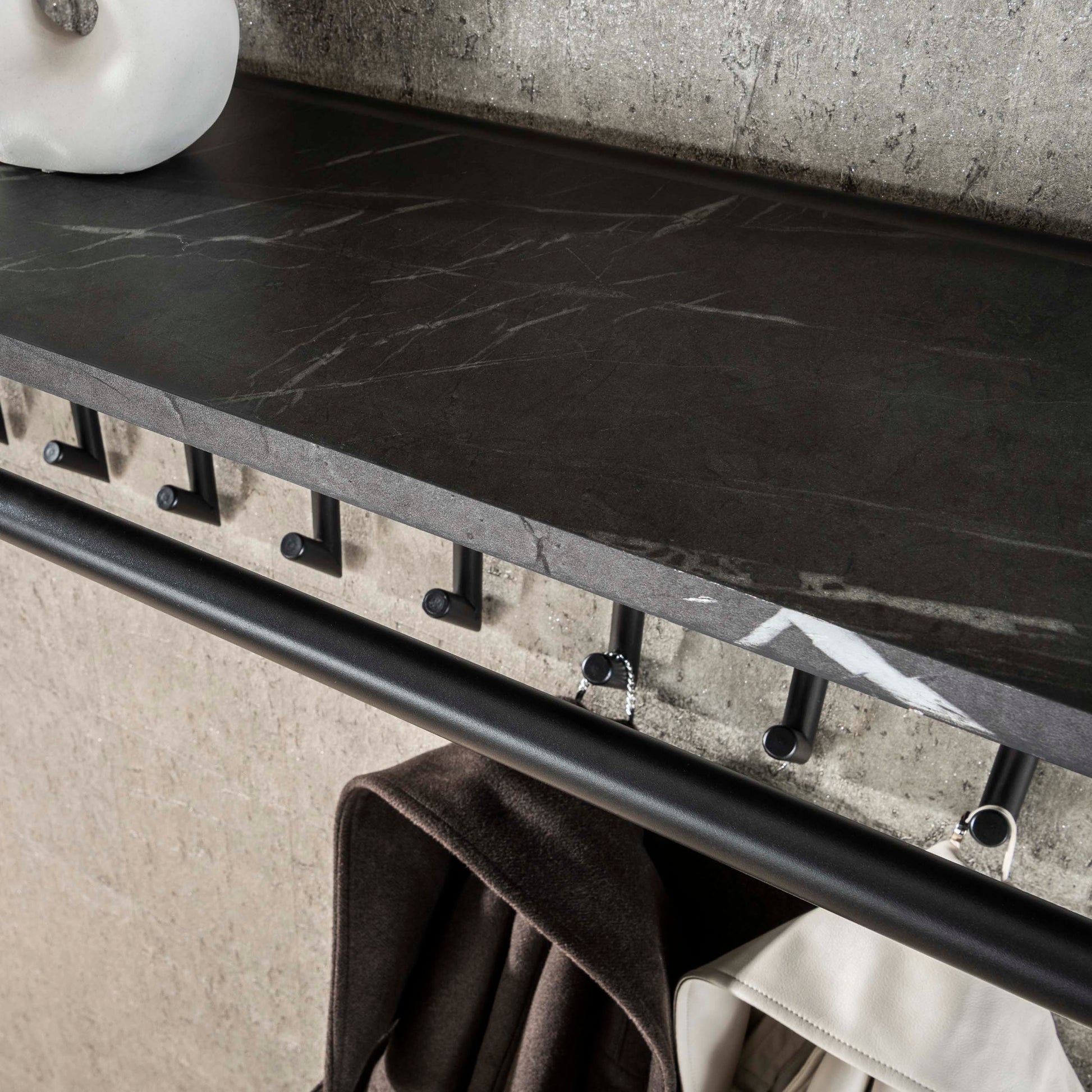 Kapstok Tenaro roede en hoedenplank 10 haken / 3D melamine graphite – afbeelding 3