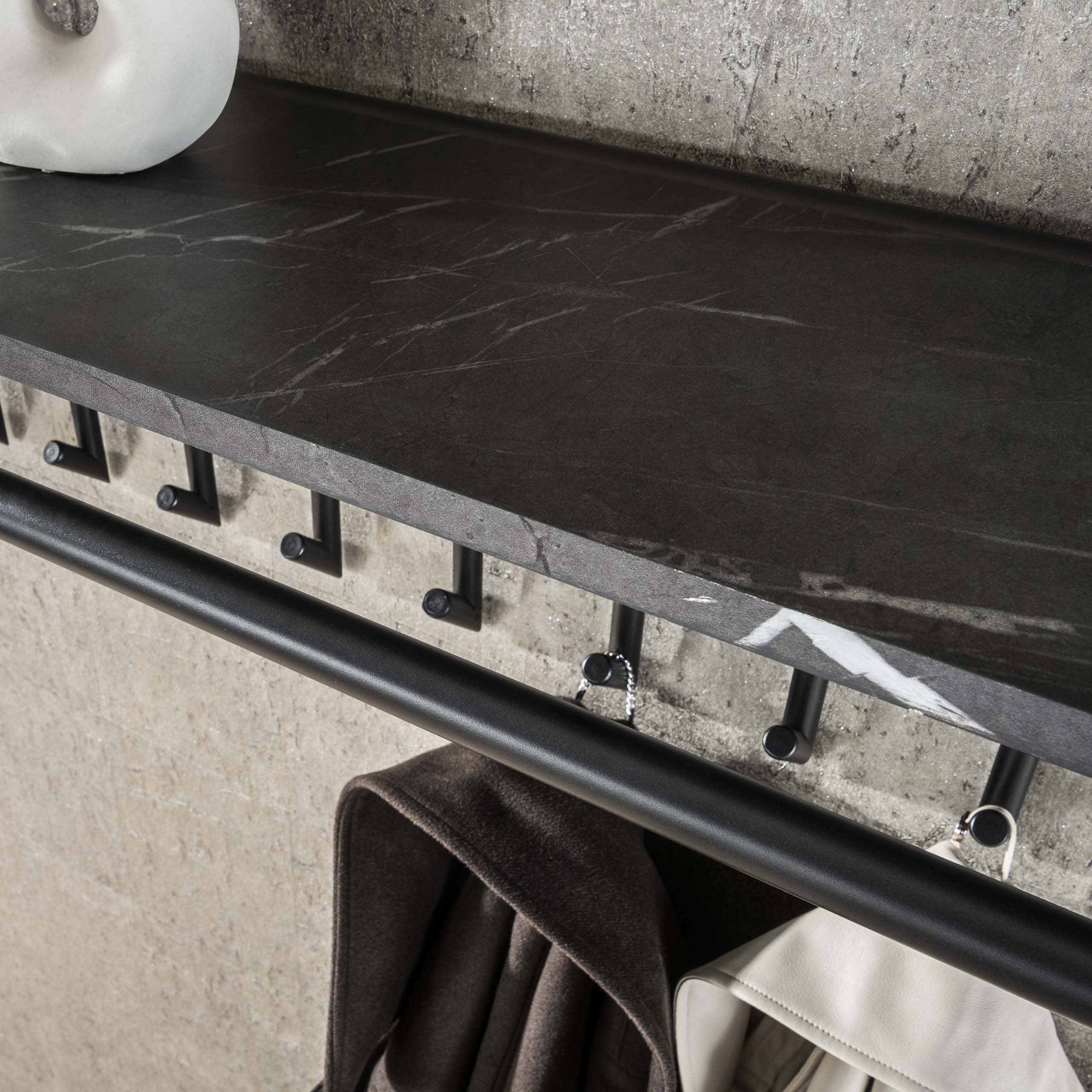 Kapstok Tenaro roede en hoedenplank 10 haken / 3D melamine graphite – afbeelding 3