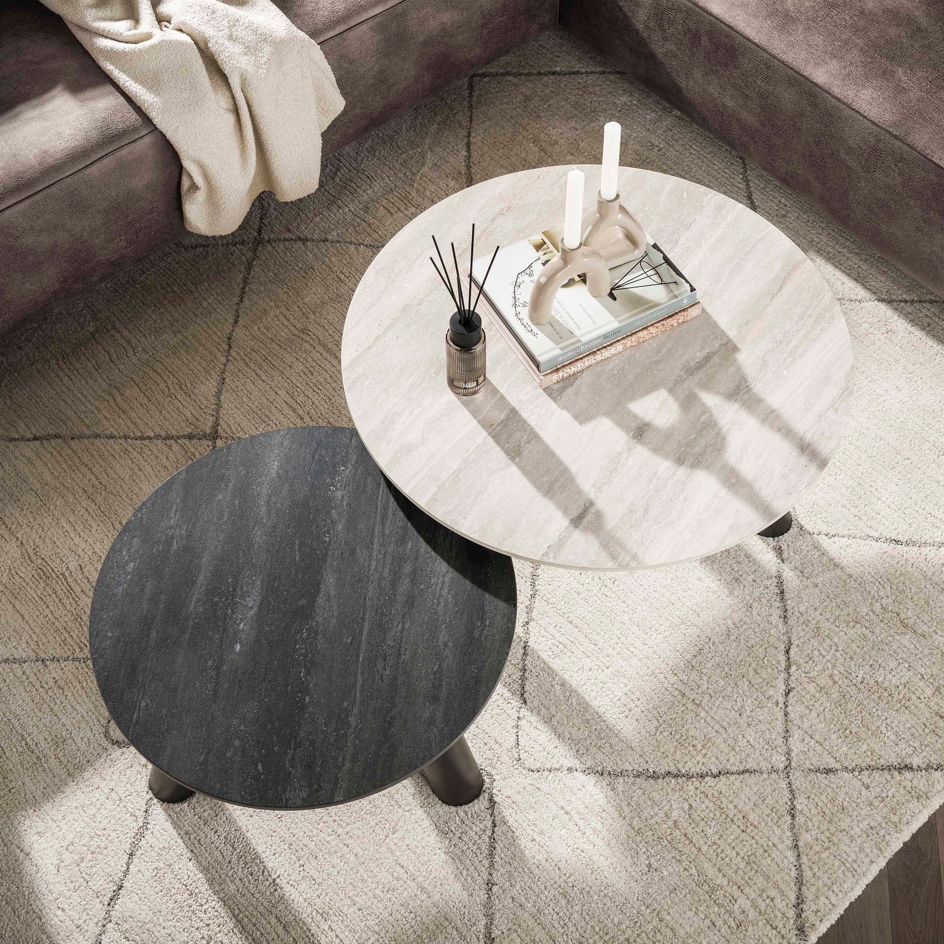 Salontafel Twin rond set van 2 / 3D keramiek travertin zwart/grijs – afbeelding 2