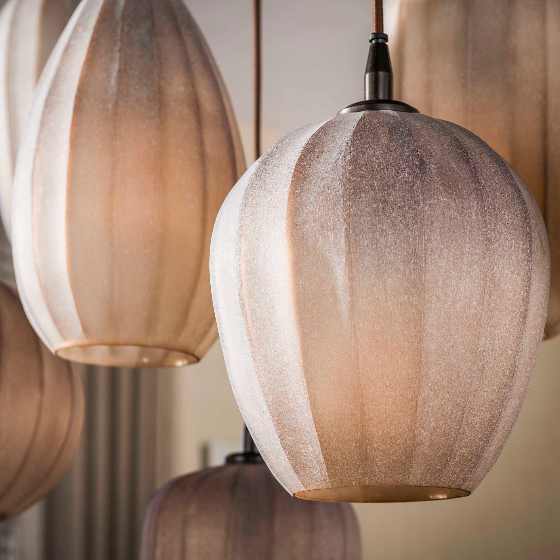 Hanglamp Altura 4+3-lichts / Sienna bruin-frosted – afbeelding 3