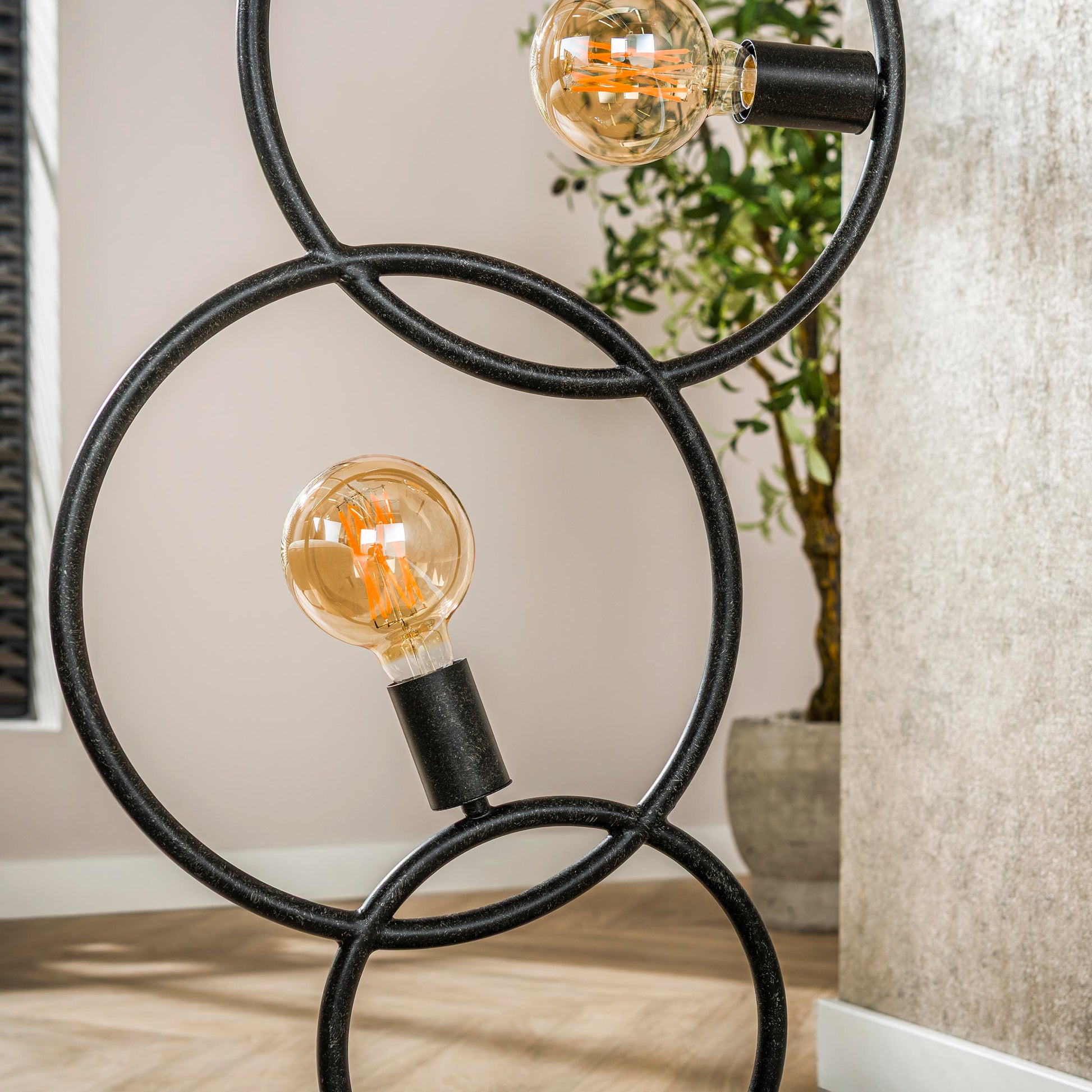 Vloerlamp Loop 3-lichts / Artic zwart – afbeelding 3