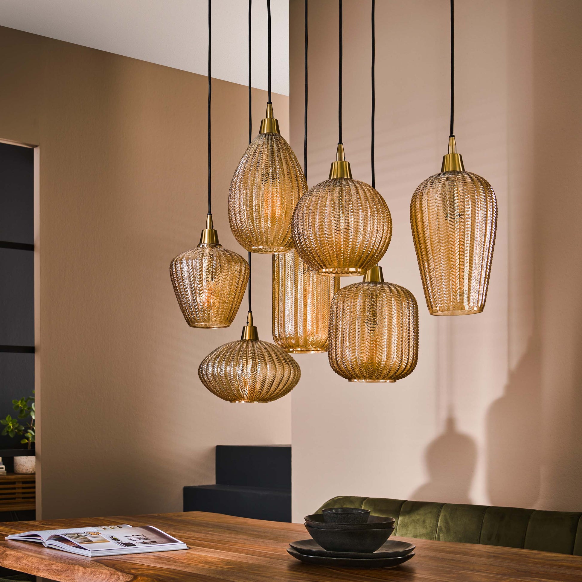 Hanglamp V-Shape 4+3-lichts  / Amber glas – afbeelding 2