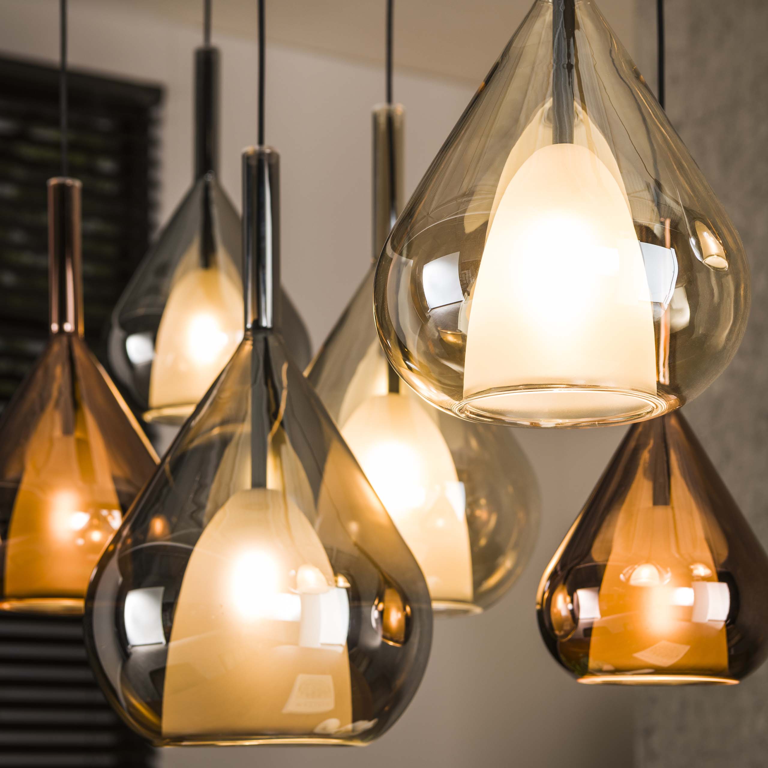 Hanglamp Wings 4+3-lichts / Zwart – afbeelding 3