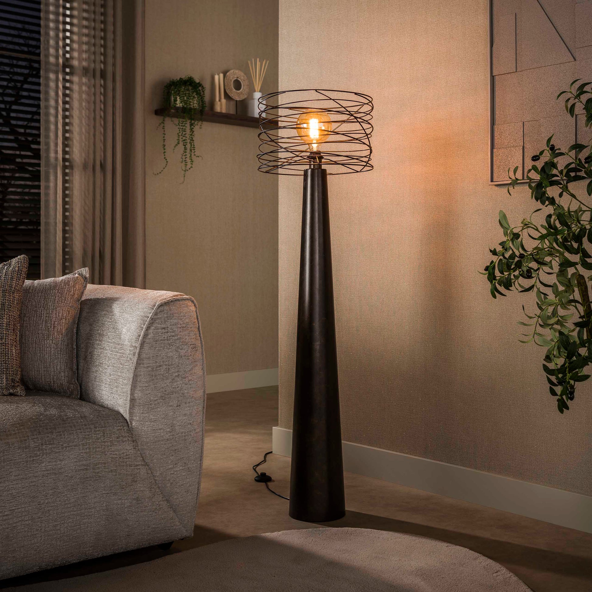 Vloerlamp Curl 1-lichts / Urban bruin – afbeelding 1