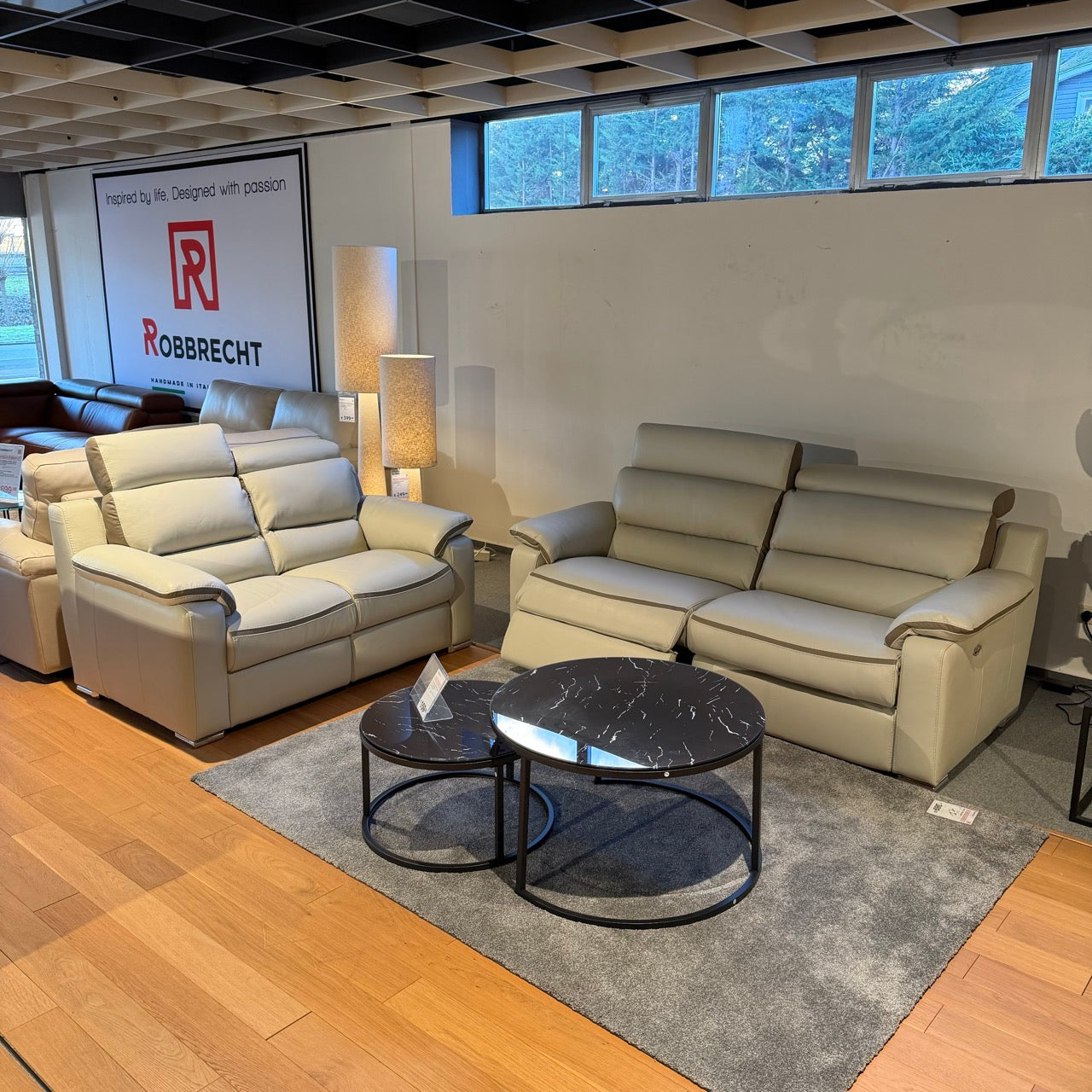 Salon Mercury in vol leder