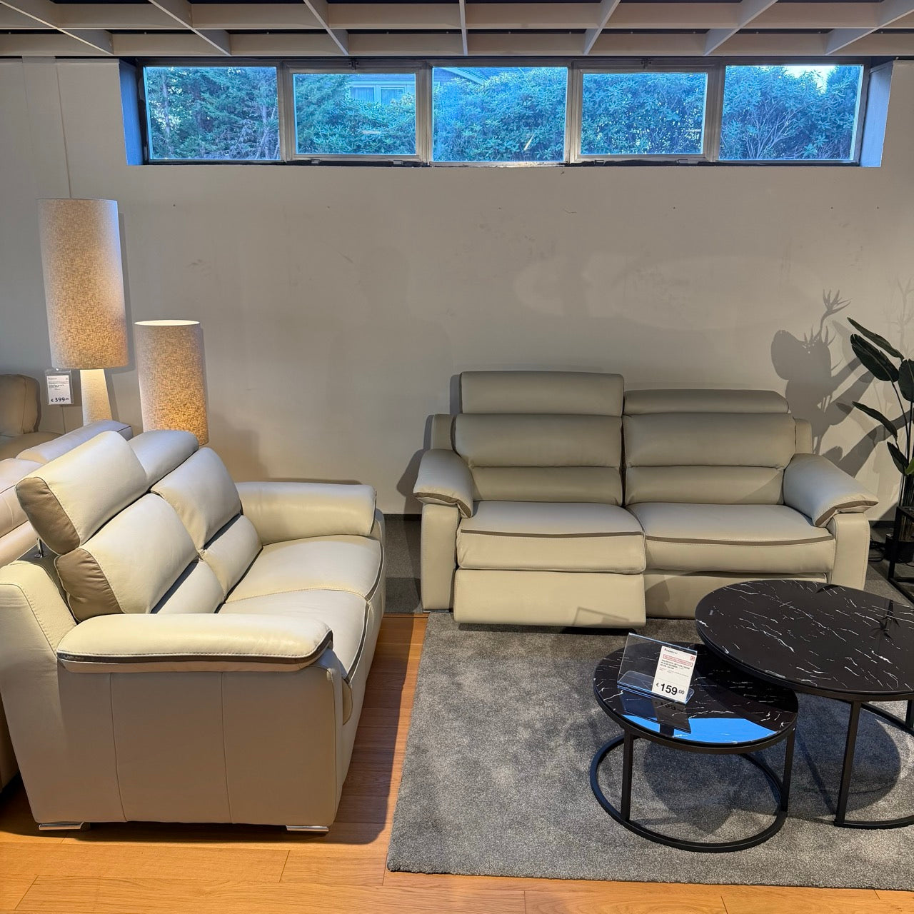 Salon Mercury in vol leder