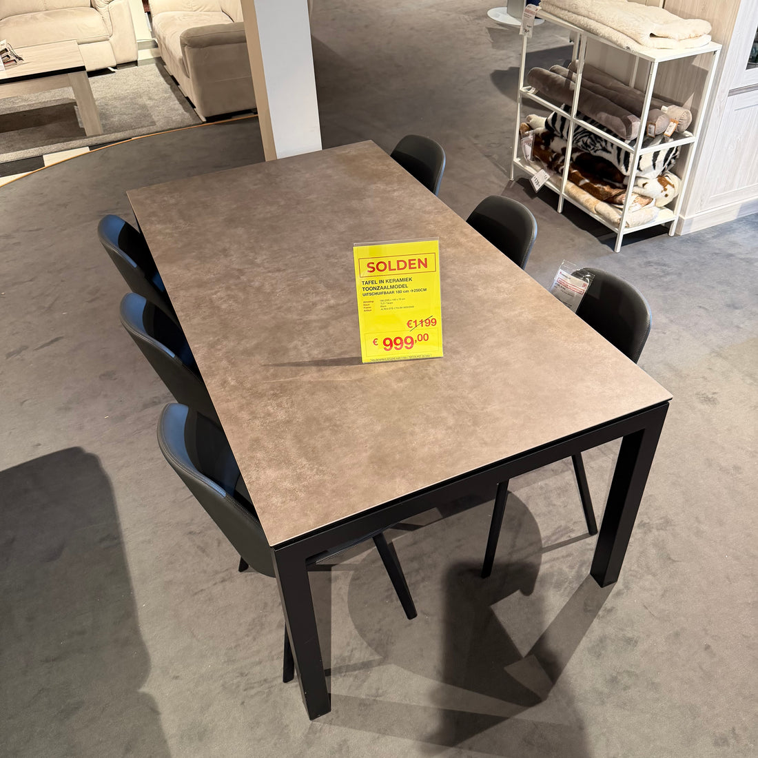 Keramische tafel uitschuifbaar