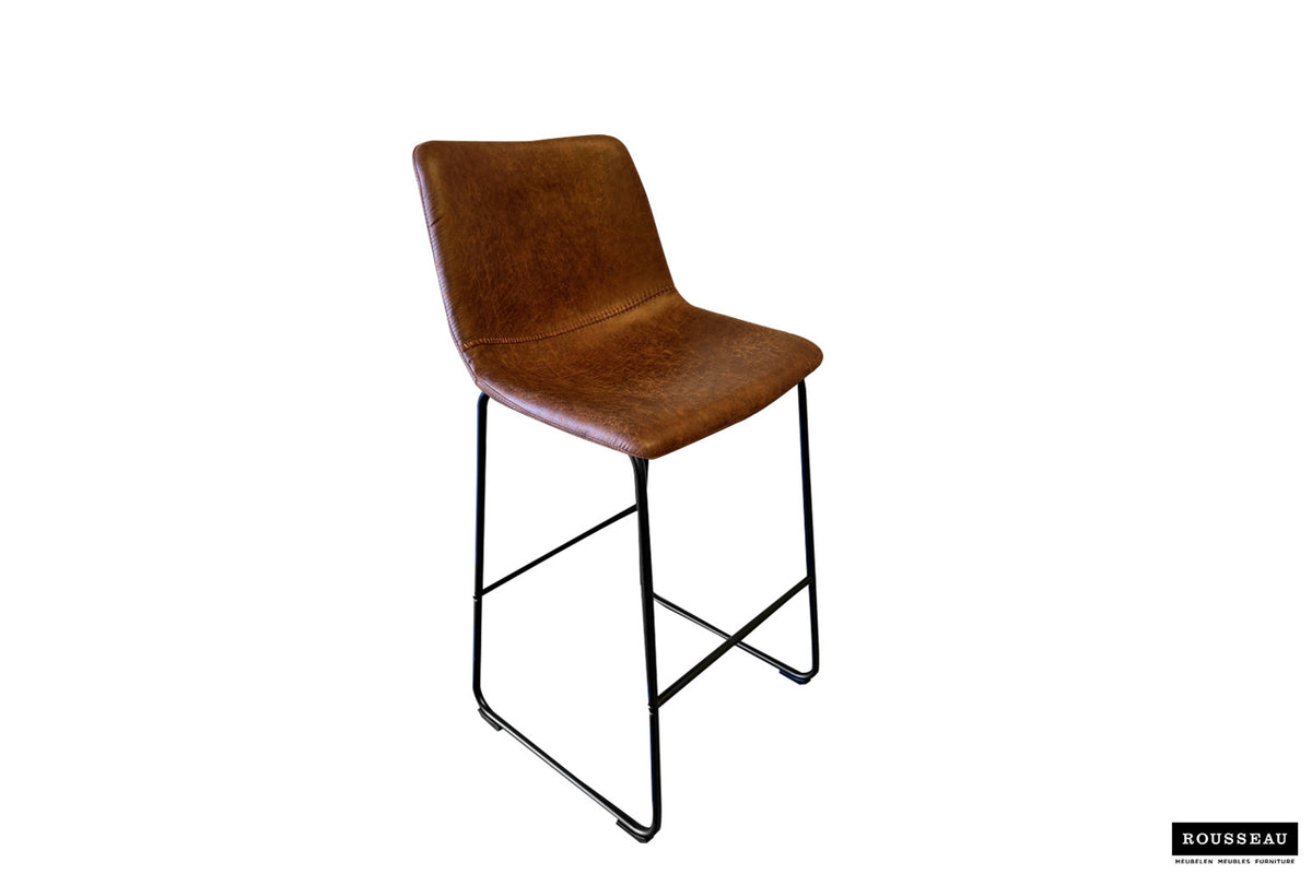 Barstoel Mancia PU Cognac – breedte 48 cm, diepte 56 cm en hoogte 99 cm – aanzicht 3