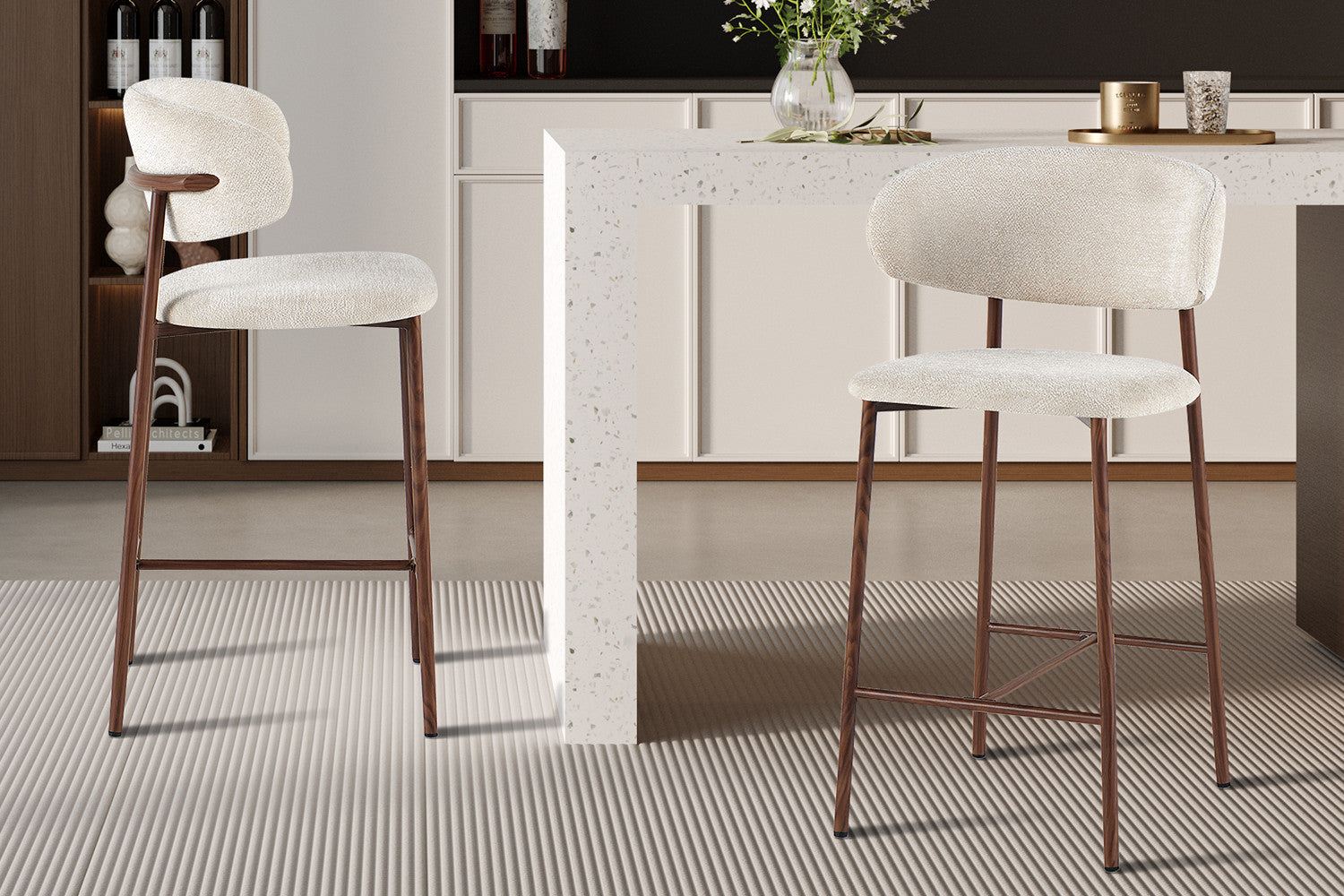 NEW - Counterstoel 'Coco' Walnoot - Stof Raven 24 Beige – Rousseau 5680-1