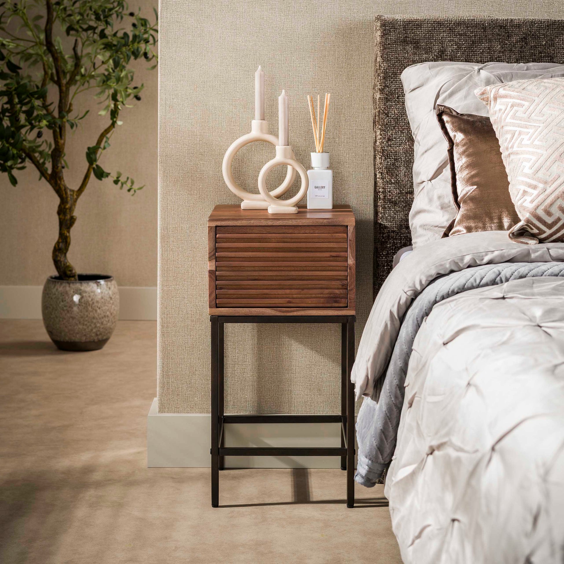 Nachtkastje Line XS 1 lade / Massief acacia bruin – afbeelding 1