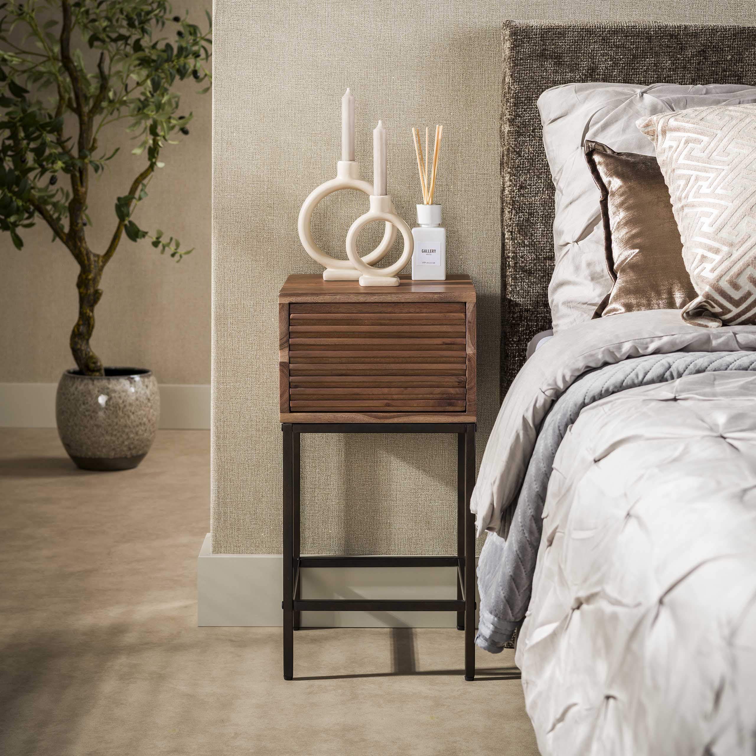 Nachtkastje Line XS 1 lade / Massief acacia bruin – afbeelding 1