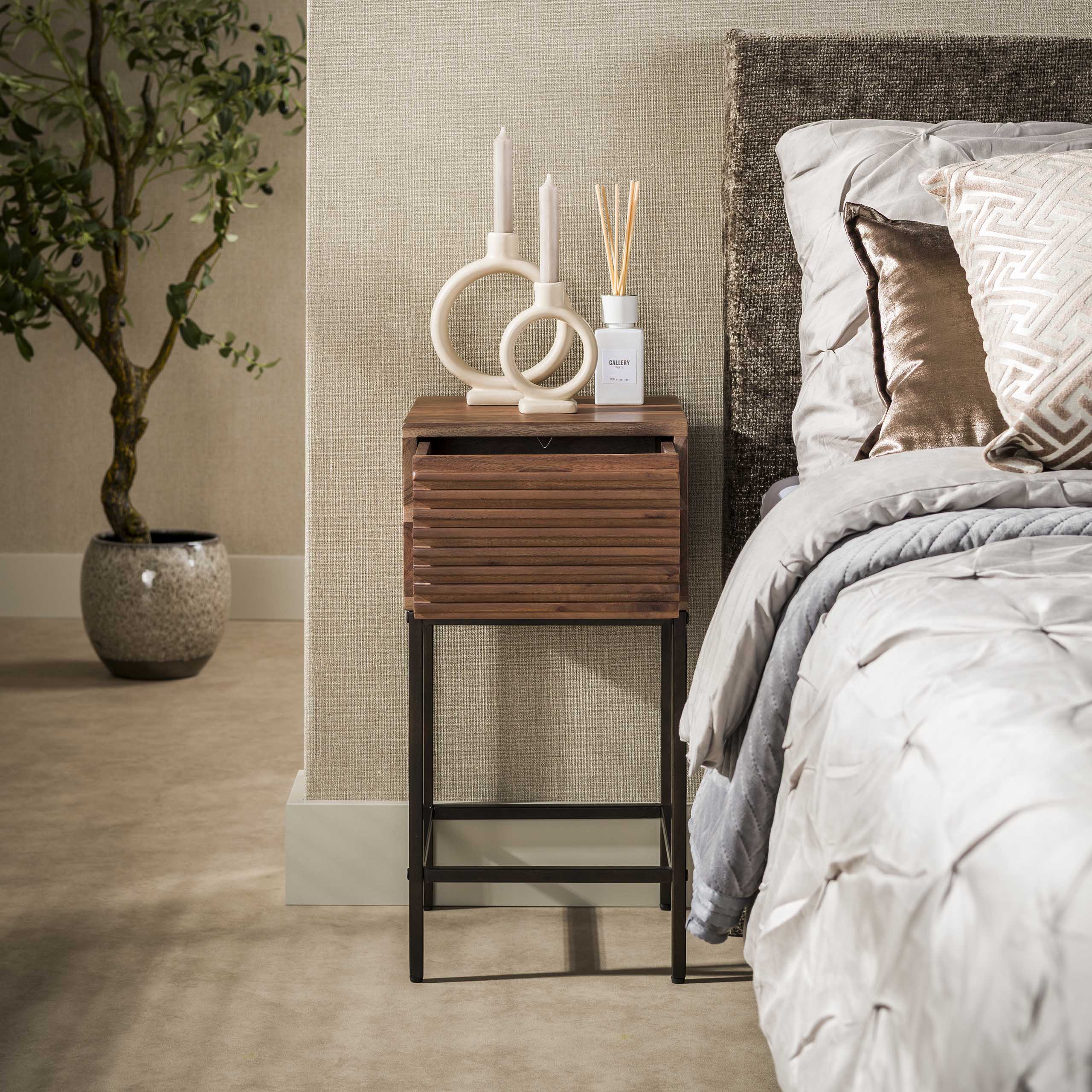 Nachtkastje Line XS 1 lade / Massief acacia bruin – afbeelding 2
