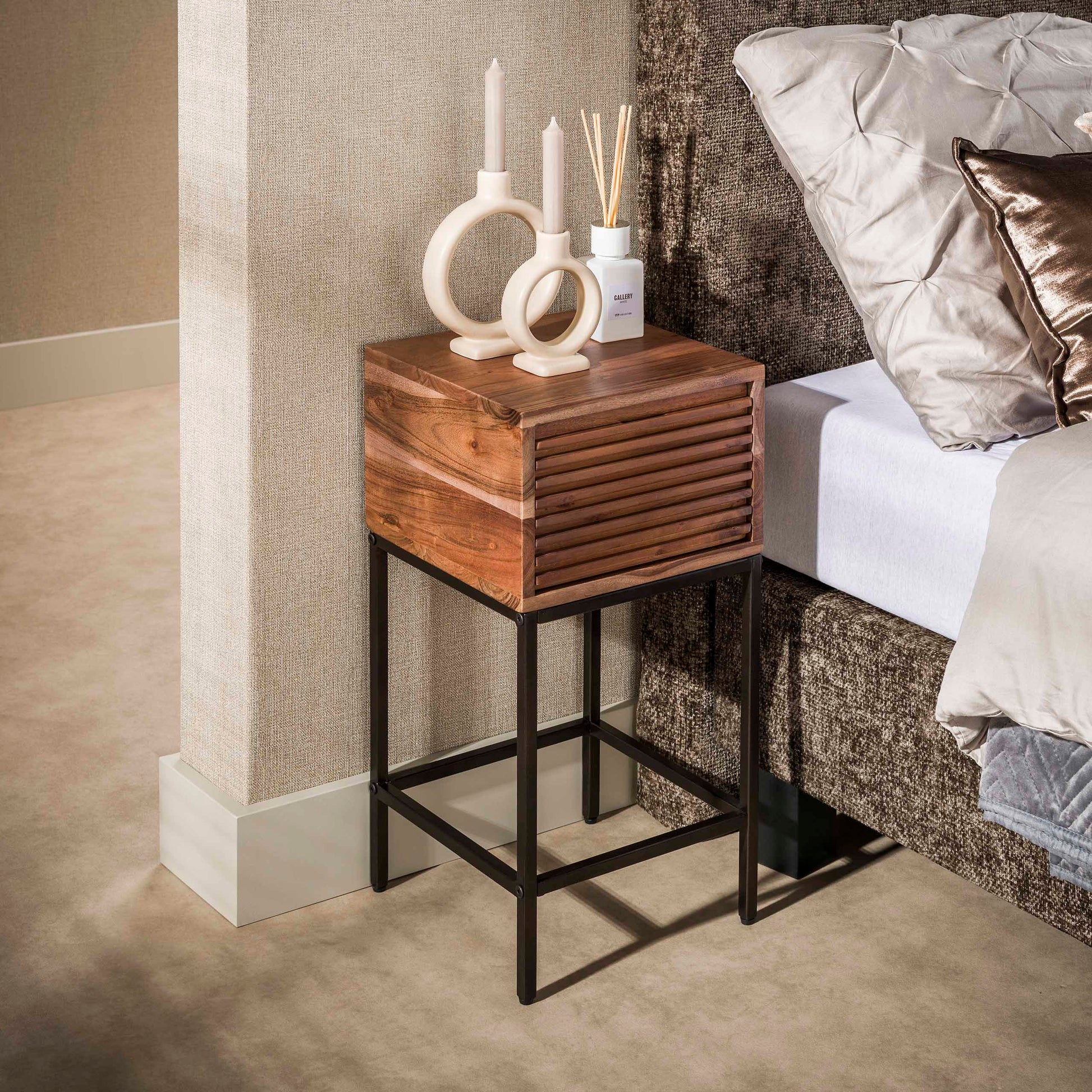 Nachtkastje Line XS 1 lade / Massief acacia bruin – afbeelding 3
