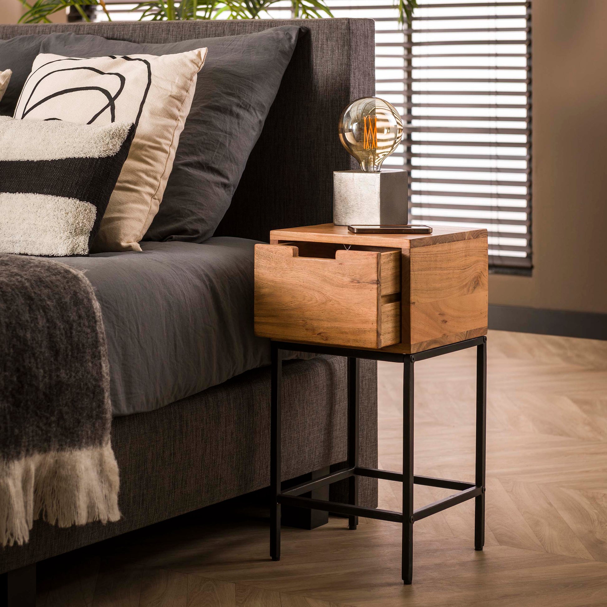Nachtkastje Flat XS 1 lade / Massief acacia – afbeelding 2