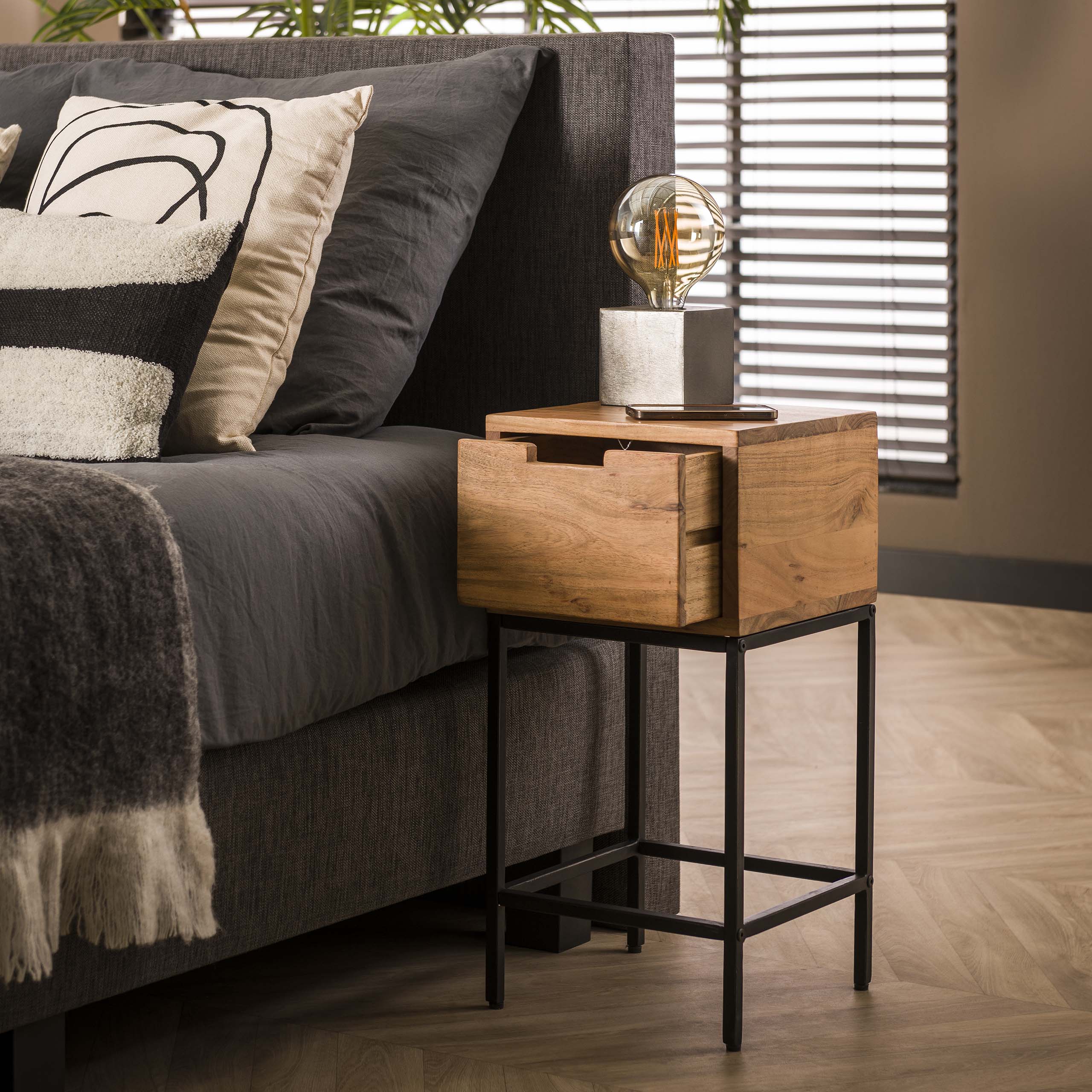 Nachtkastje Flat XS 1 lade / Massief acacia – afbeelding 2