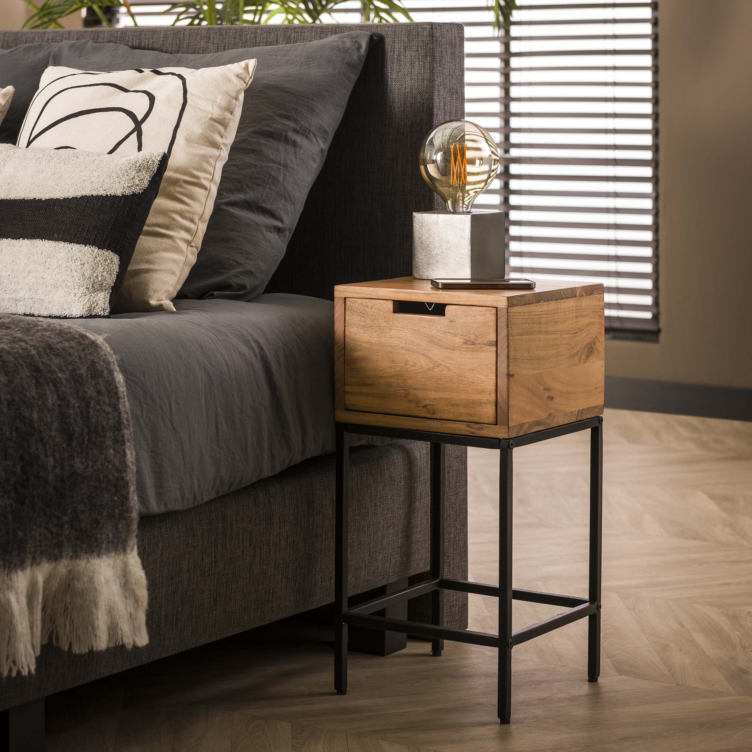Nachtkastje Flat XS 1 lade / Massief acacia – afbeelding 3