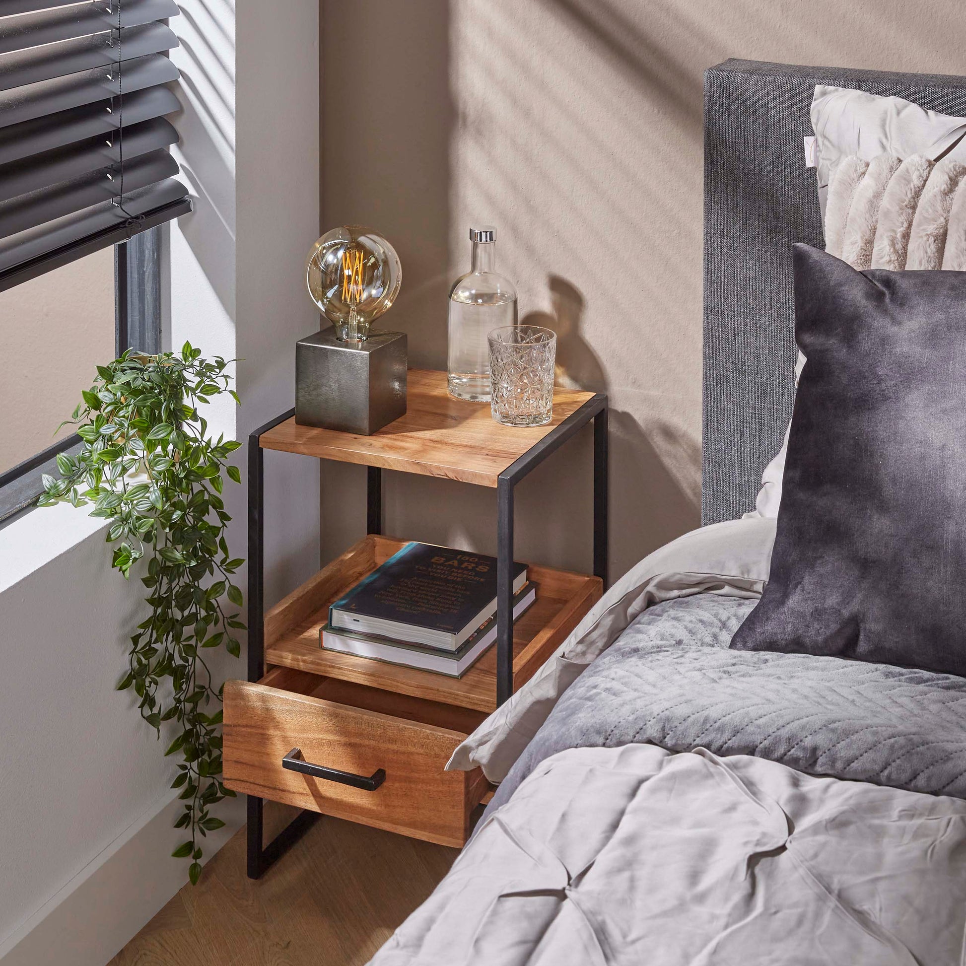 Nachtkastje Niche XS 1 lade / Massief acacia – afbeelding 4